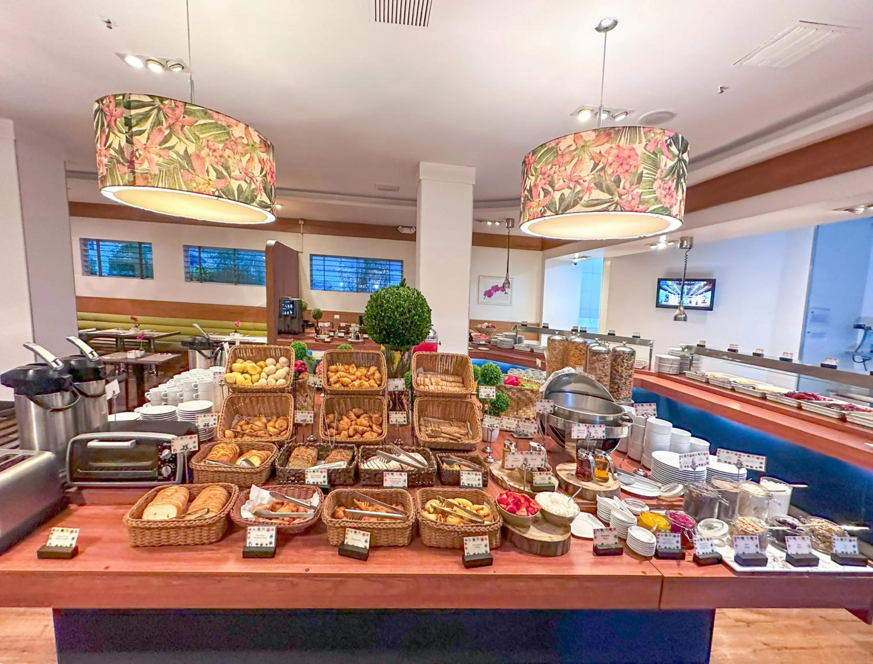 Buffet breakfast in Dann Carlton Quito