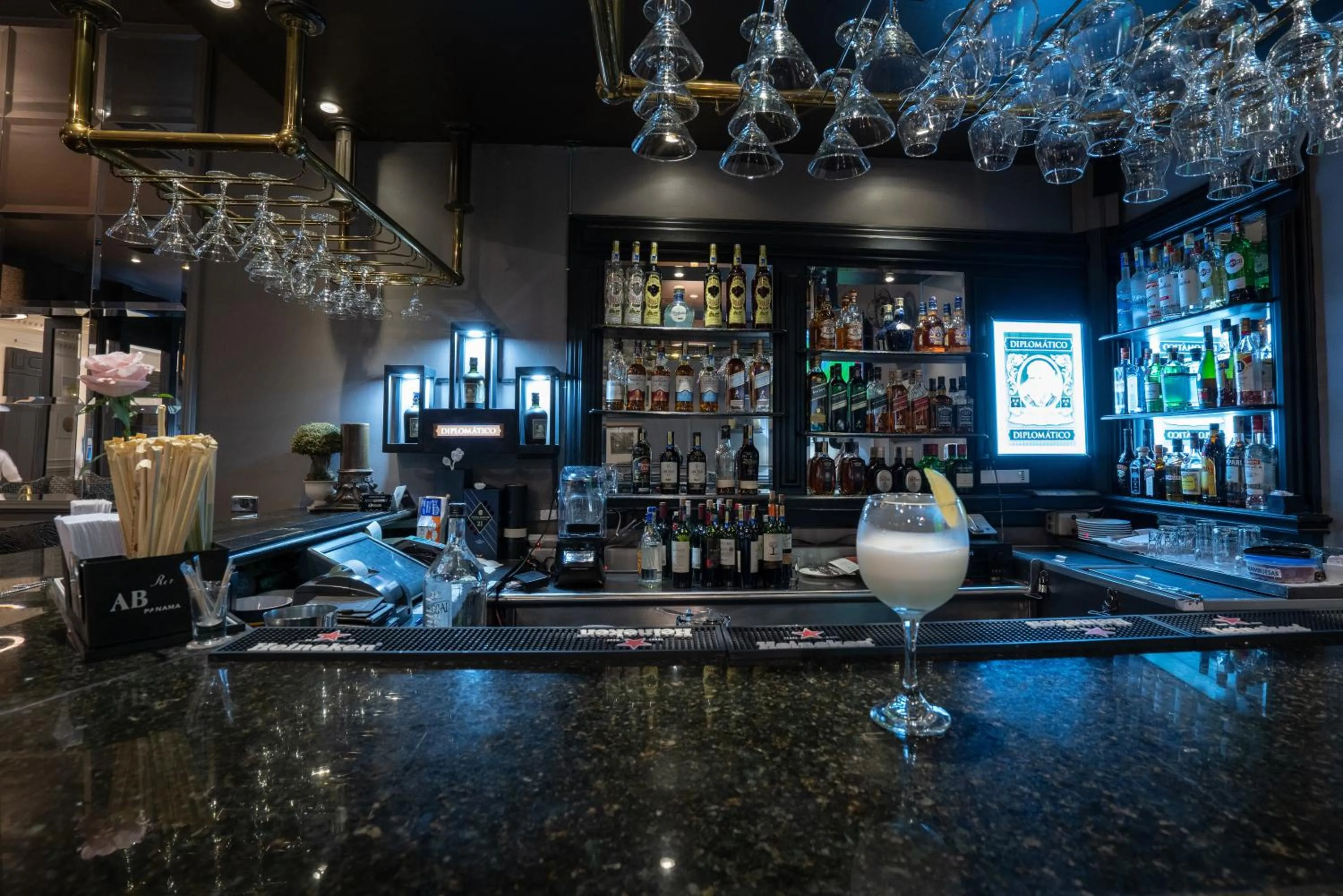 Lounge or bar in Dann Carlton Quito