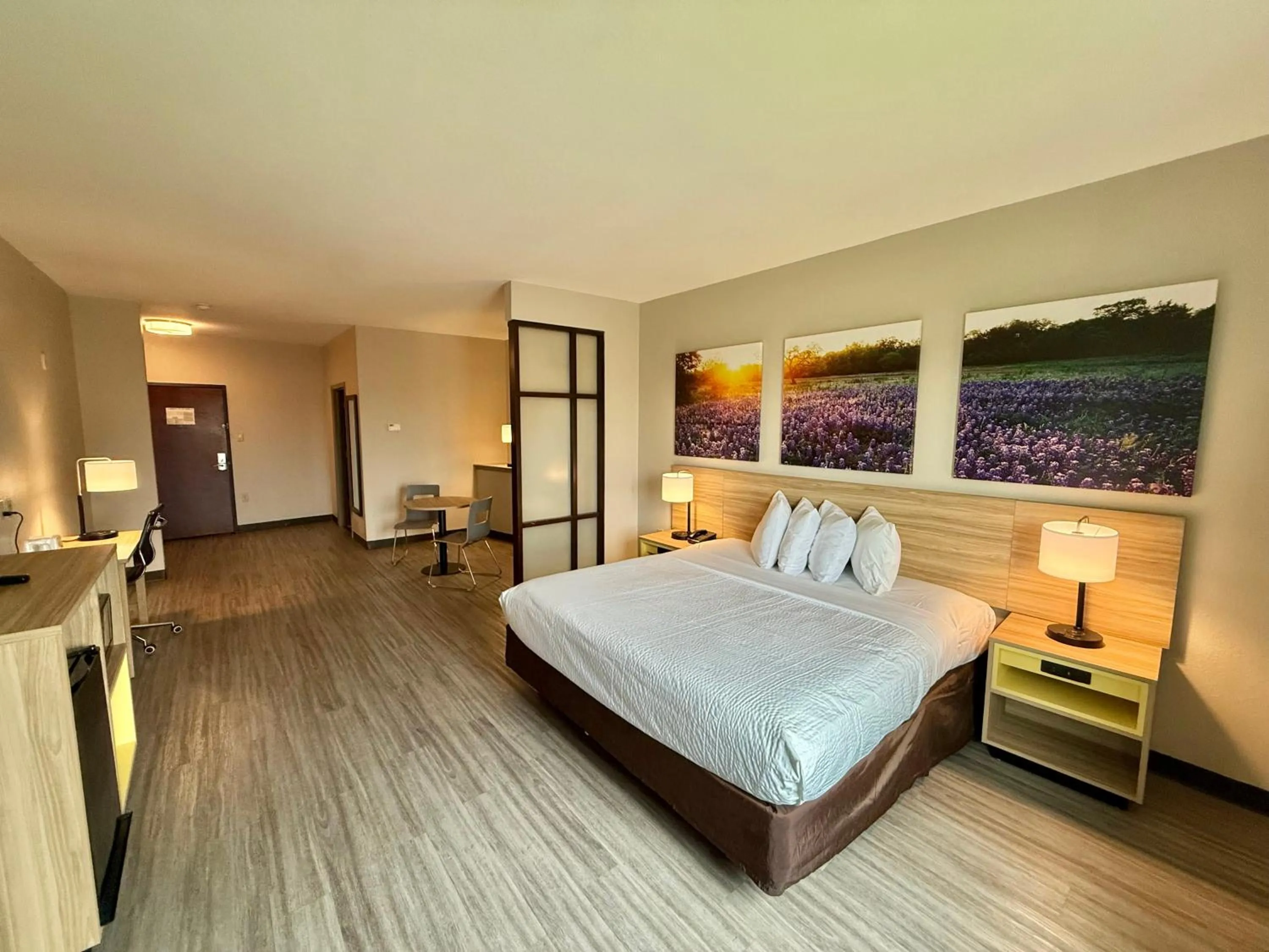 Bed in Days Inn & Suites by Wyndham Houston / West Energy Corridor