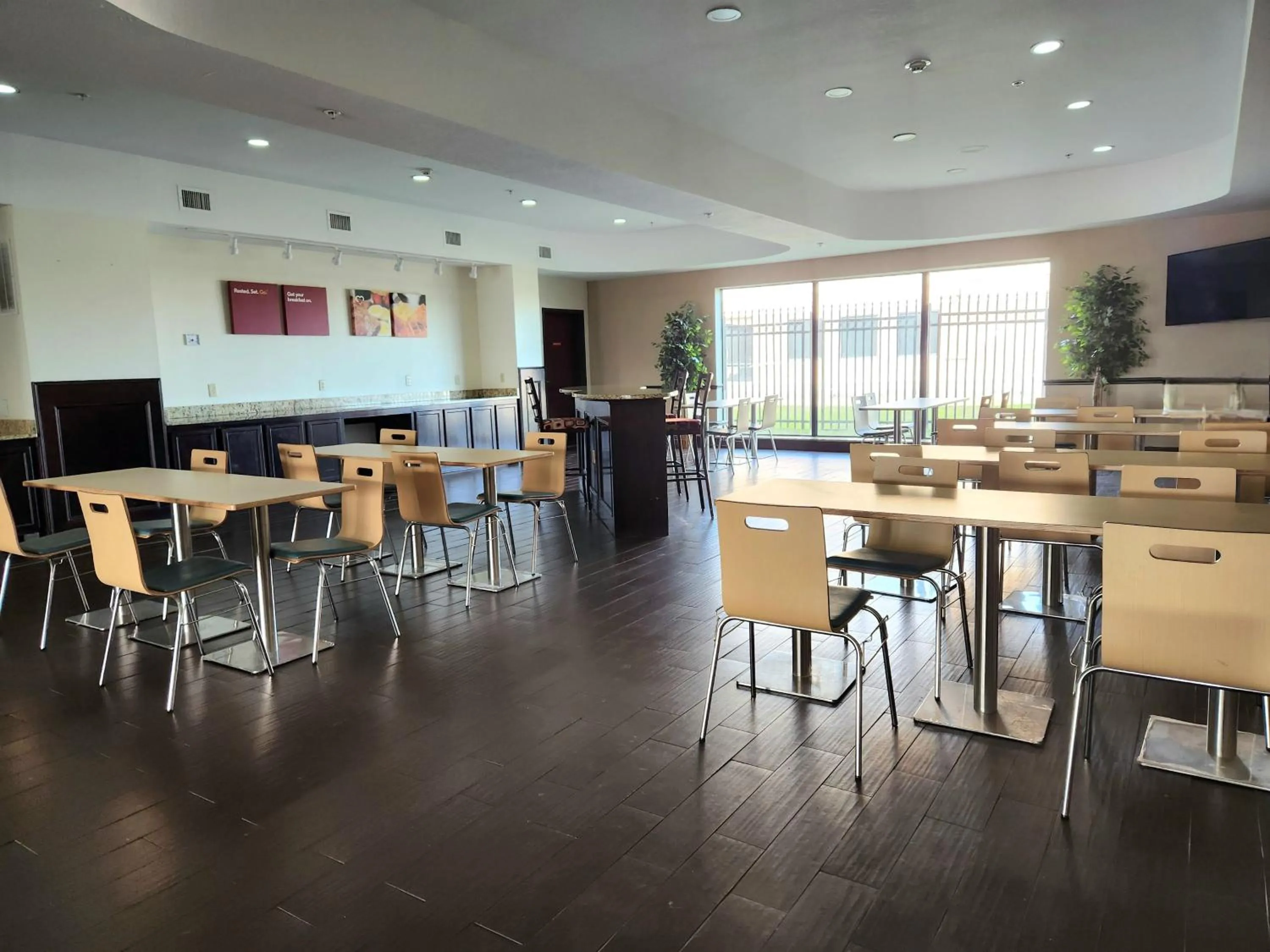 Breakfast in Days Inn & Suites by Wyndham Houston / West Energy Corridor