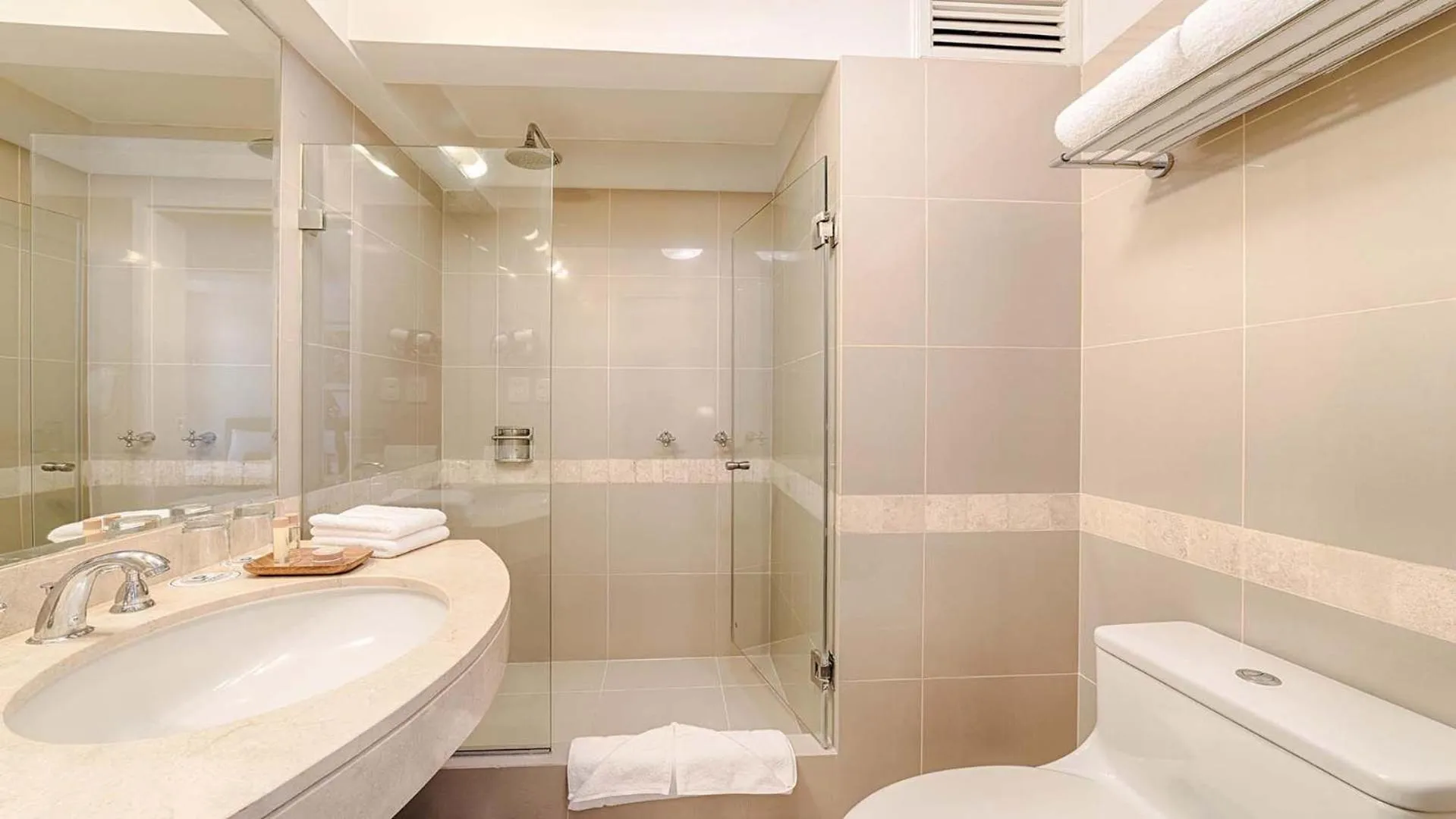 Bathroom in LP Los Portales Hotel Cusco