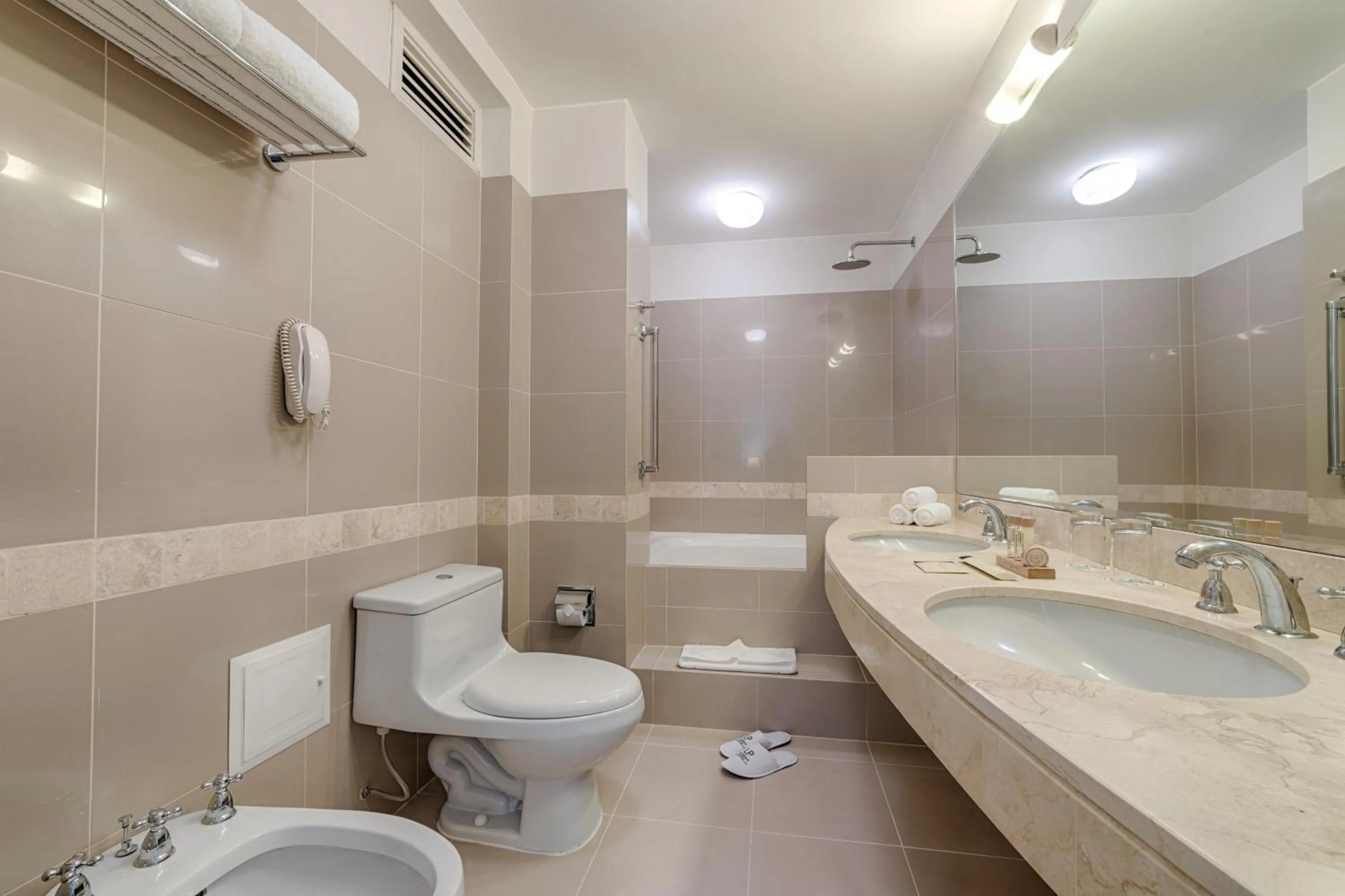 Bathroom in LP Los Portales Hotel Cusco