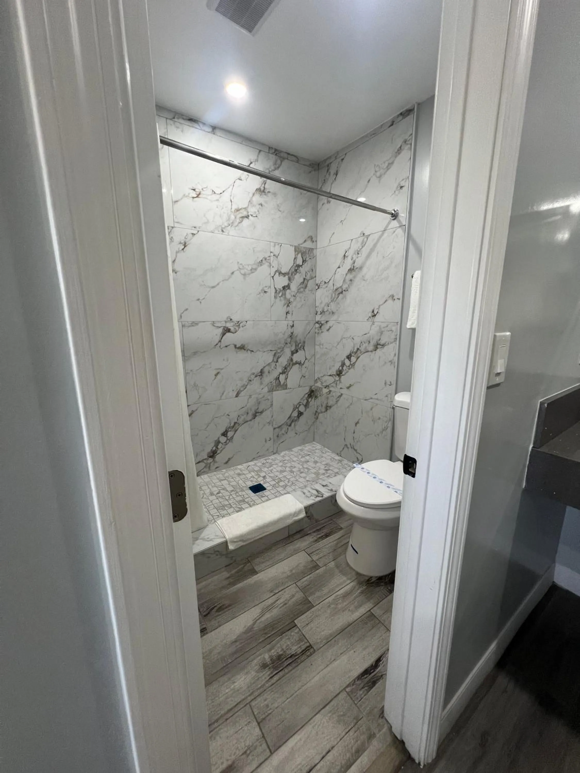 Eastsider Motel -Downtown LA New Rooms