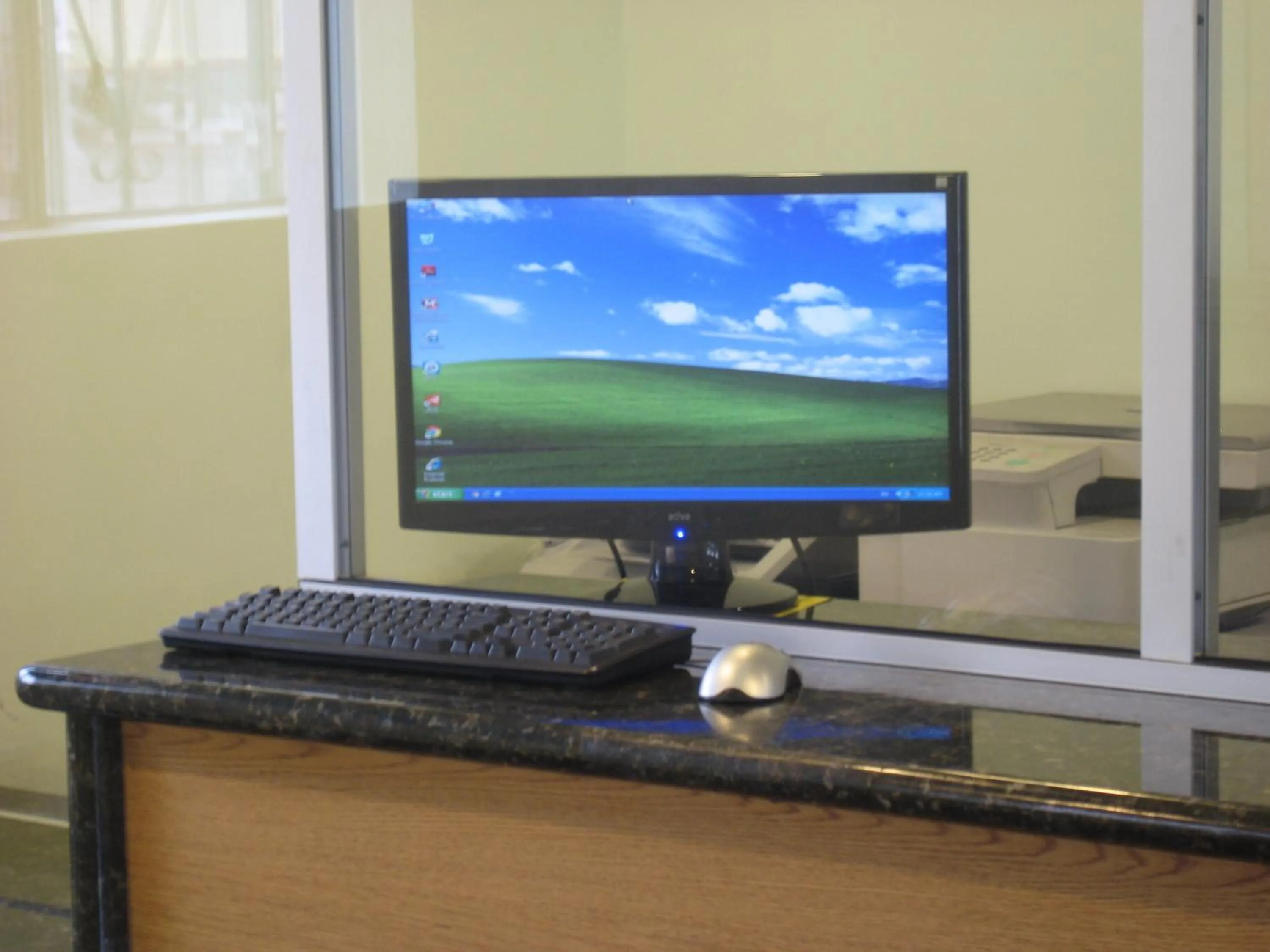 Business facilities in Eastsider Motel -Downtown LA New Rooms