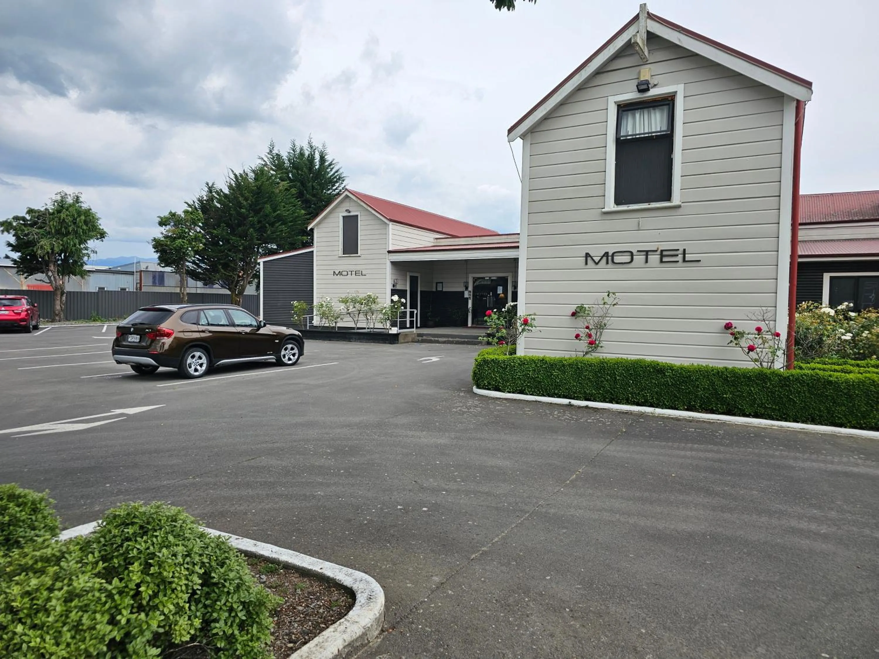 Facade/entrance in Gateway Motor Inn