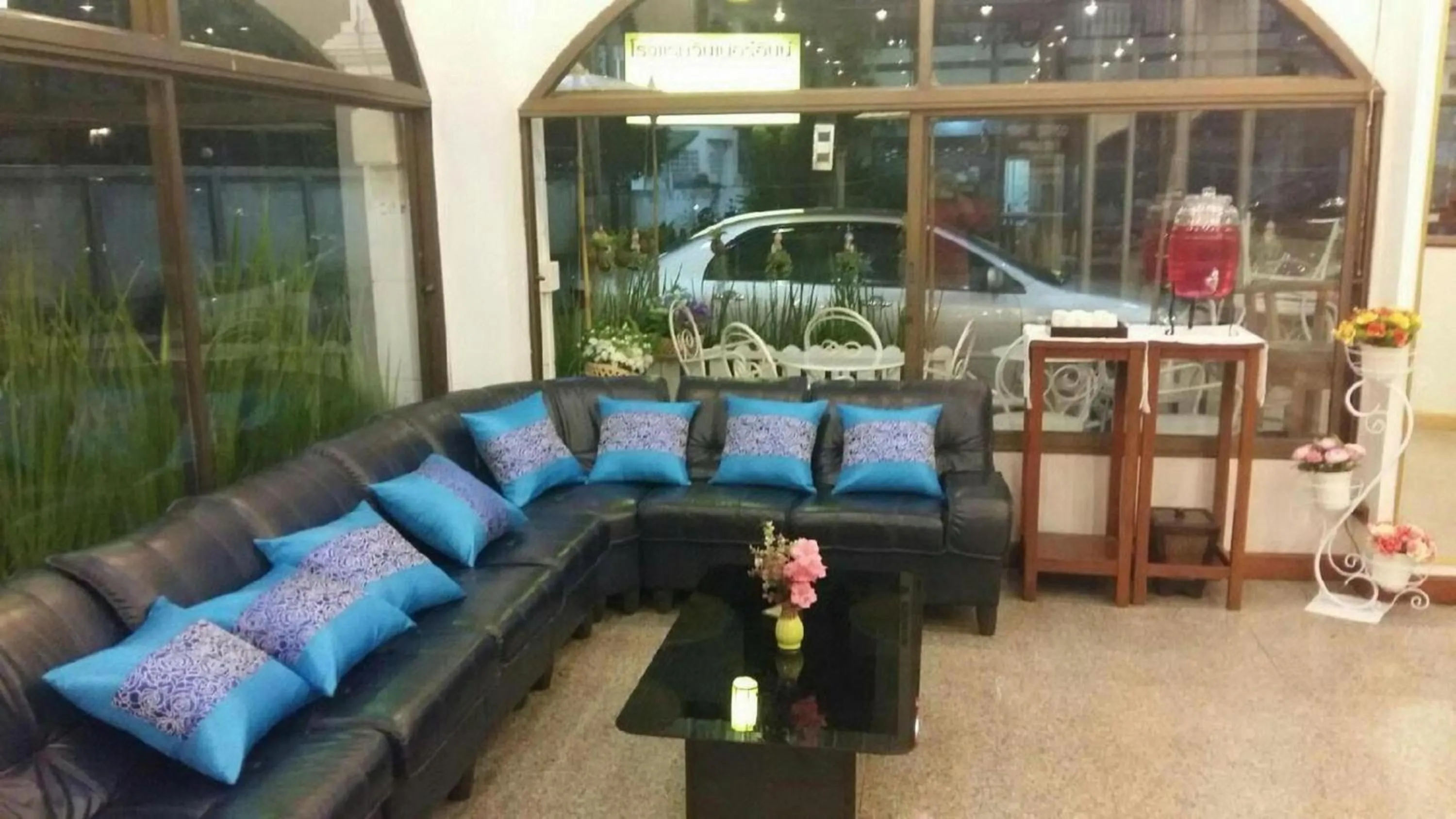 Seating area in Super OYO 1096 Winner Inn Hotel