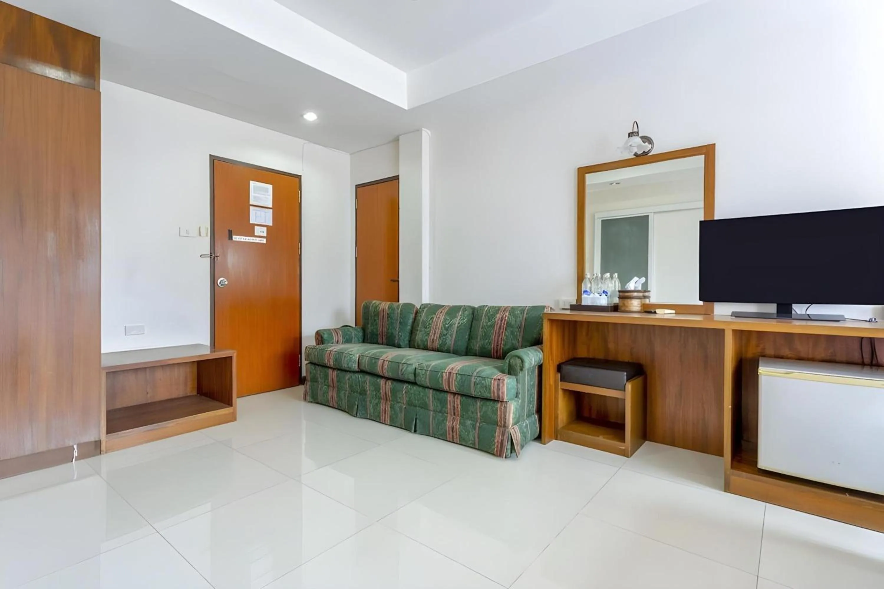 Living room in Super OYO 1096 Winner Inn Hotel