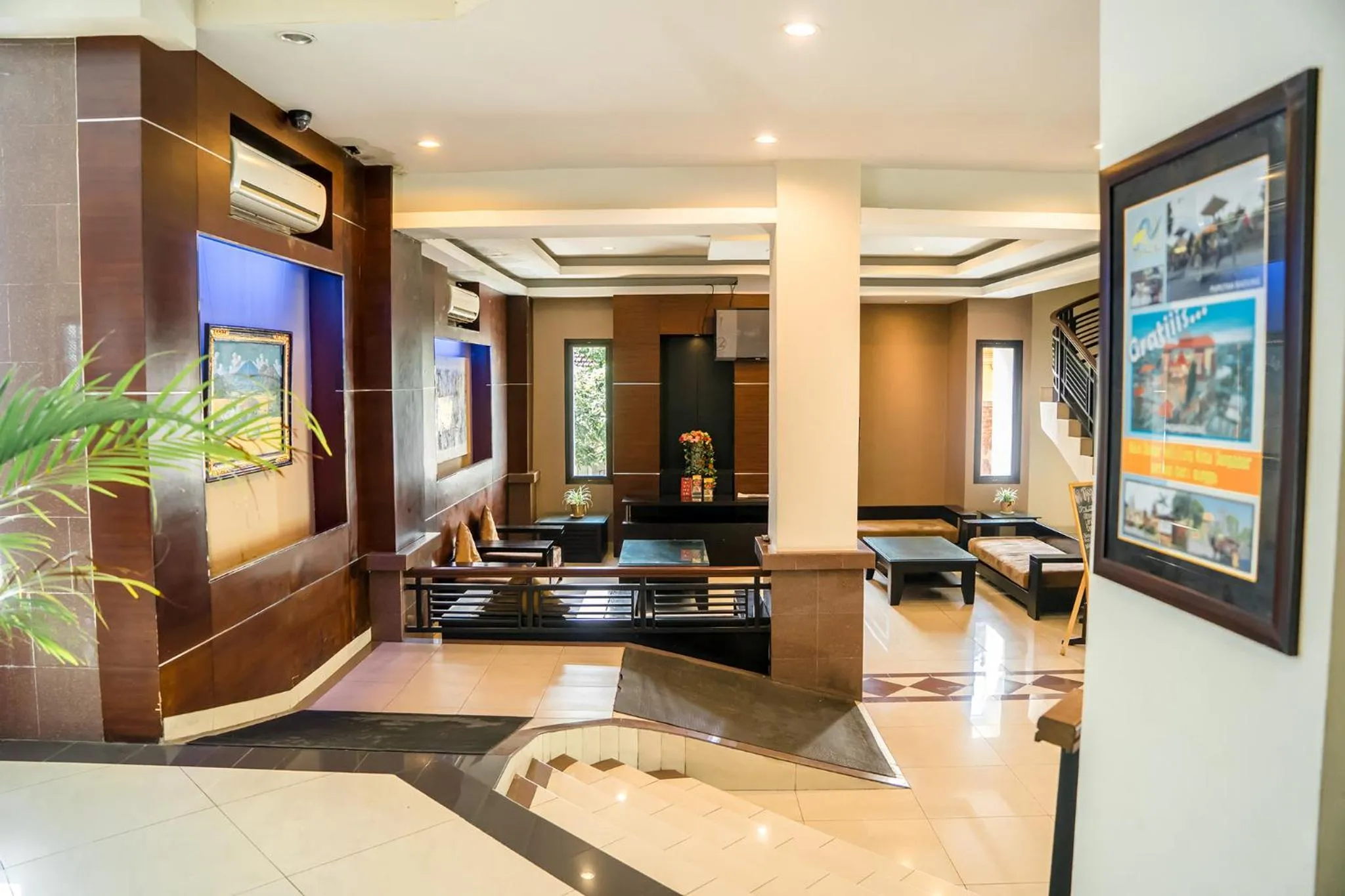 Lobby or reception in Hotel Puri Ayu