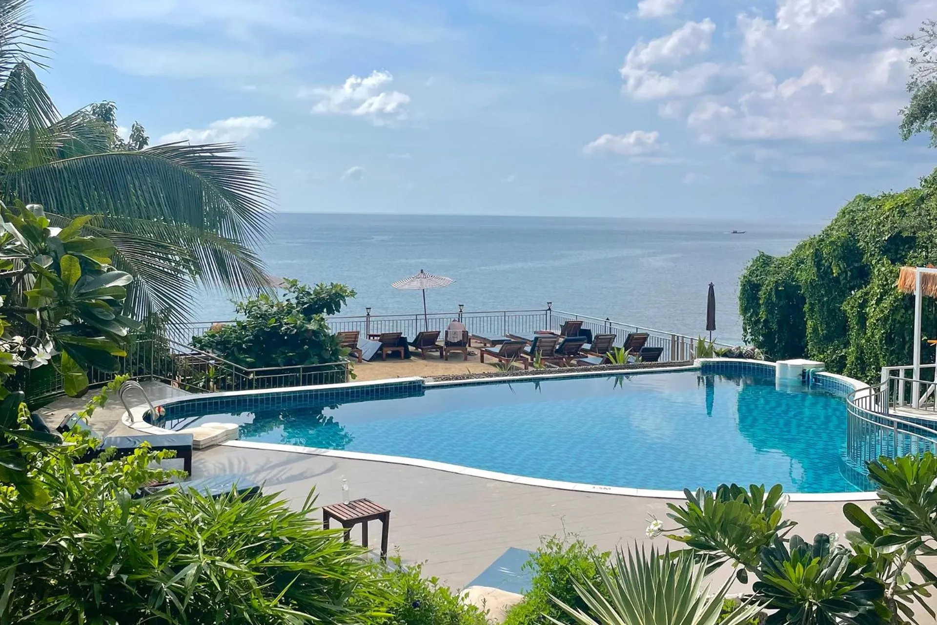 Swimming pool in Pinnacle Koh Tao Resort