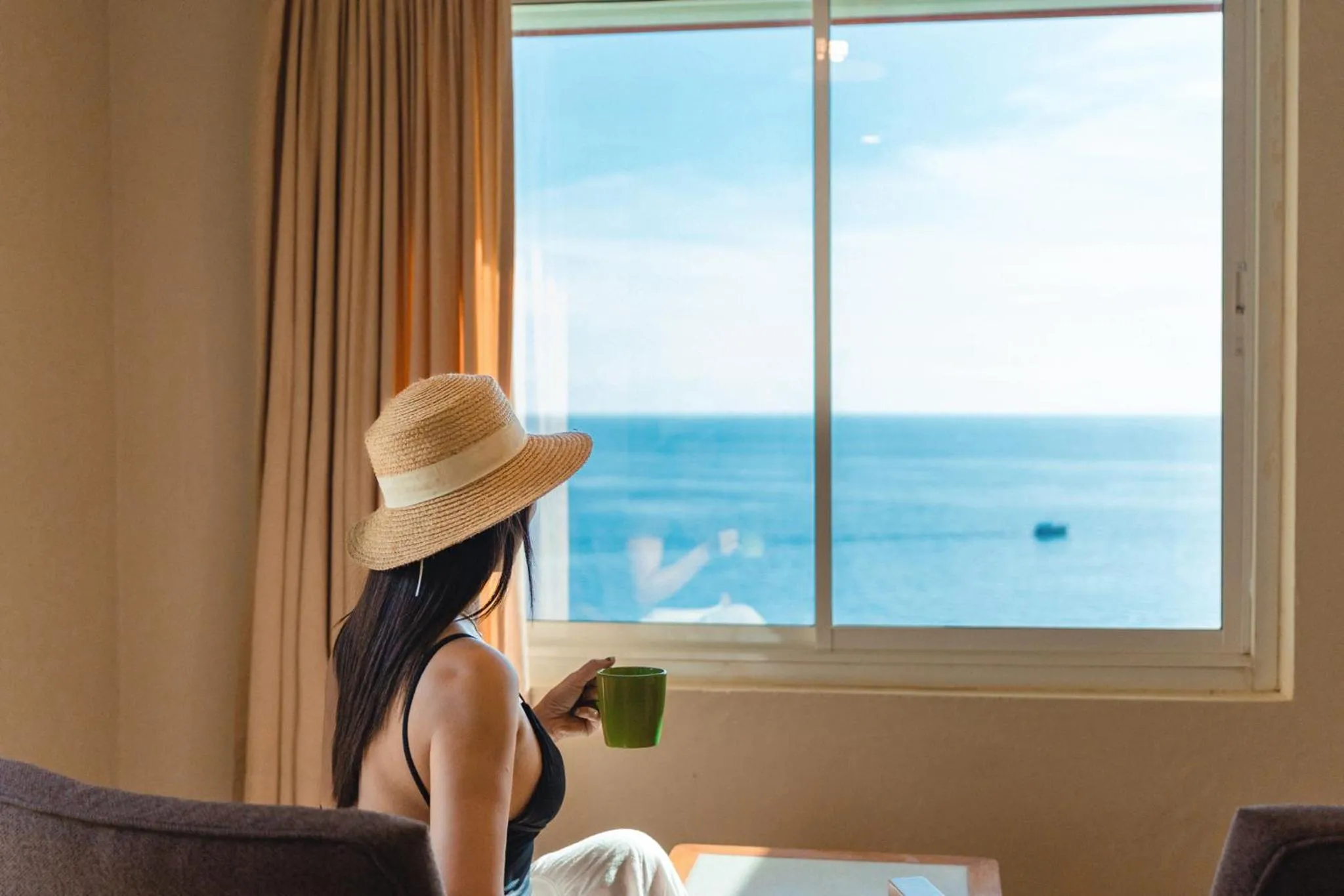 Living room in Pinnacle Koh Tao Resort