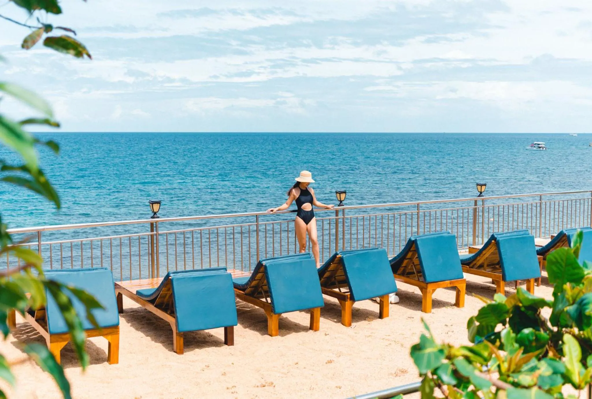 Beach in Pinnacle Koh Tao Resort