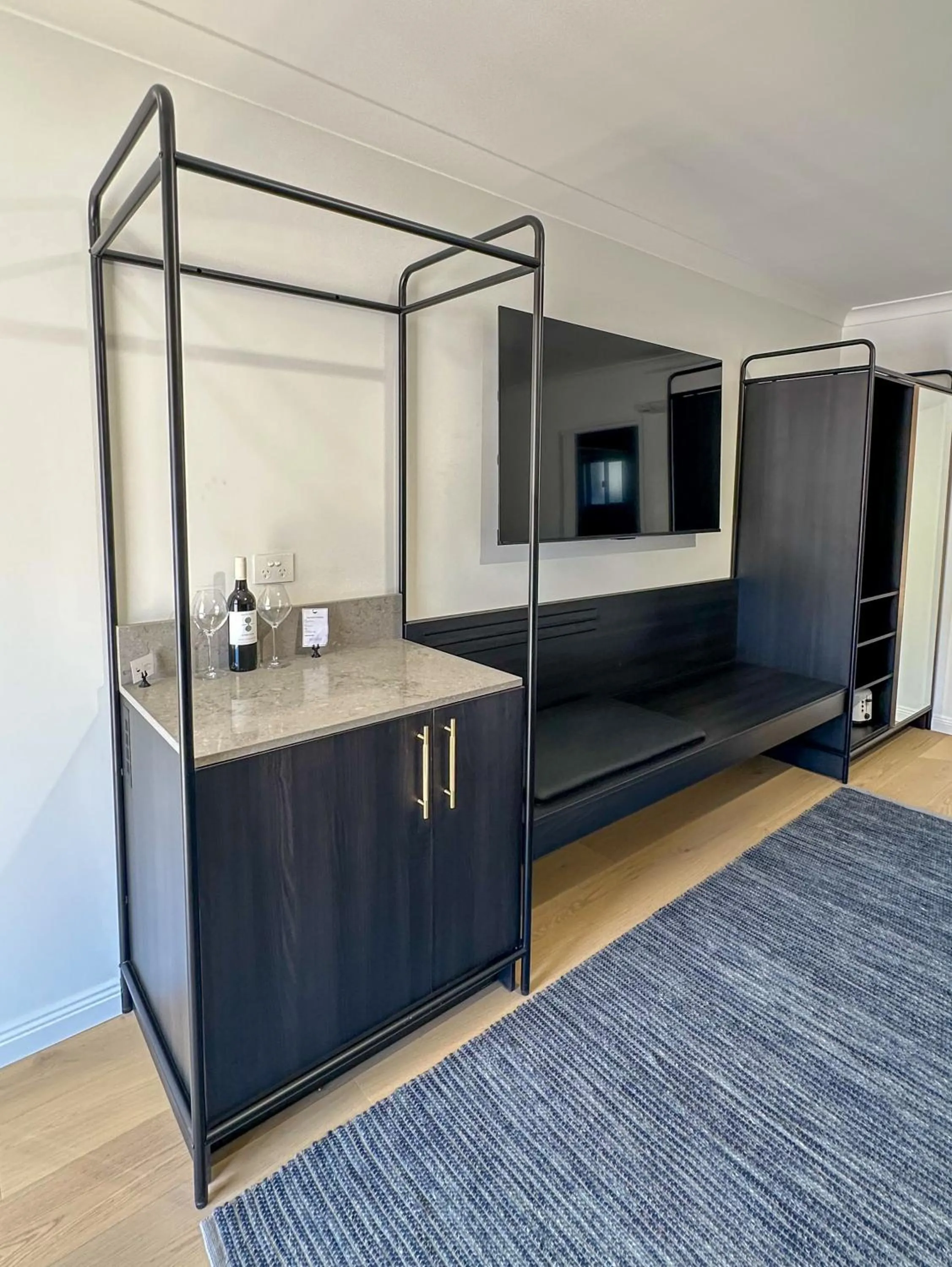 TV and multimedia, Bed in The Charles