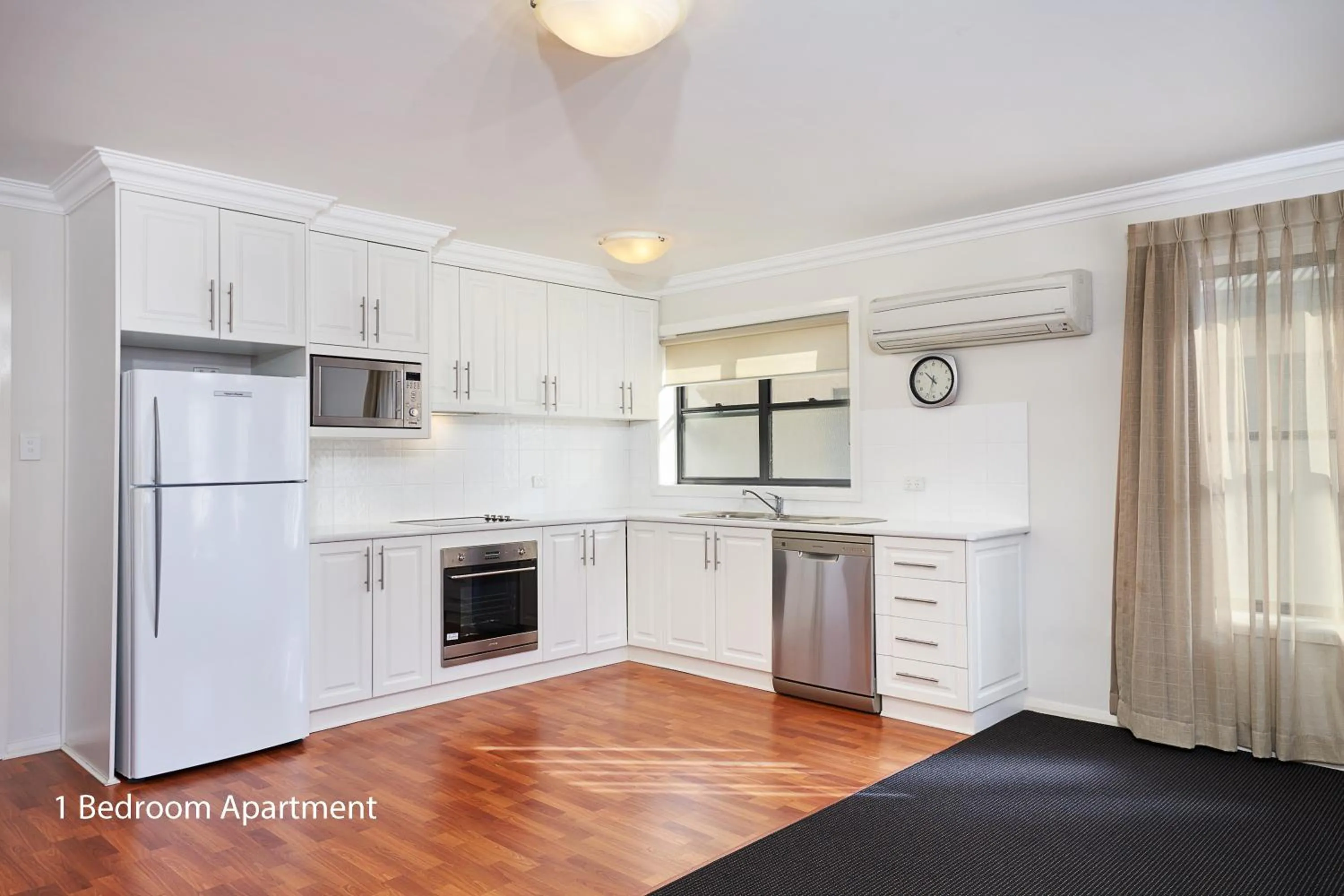 Kitchen or kitchenette, Kitchen/Kitchenette in Charles Sturt Suites & Apartments