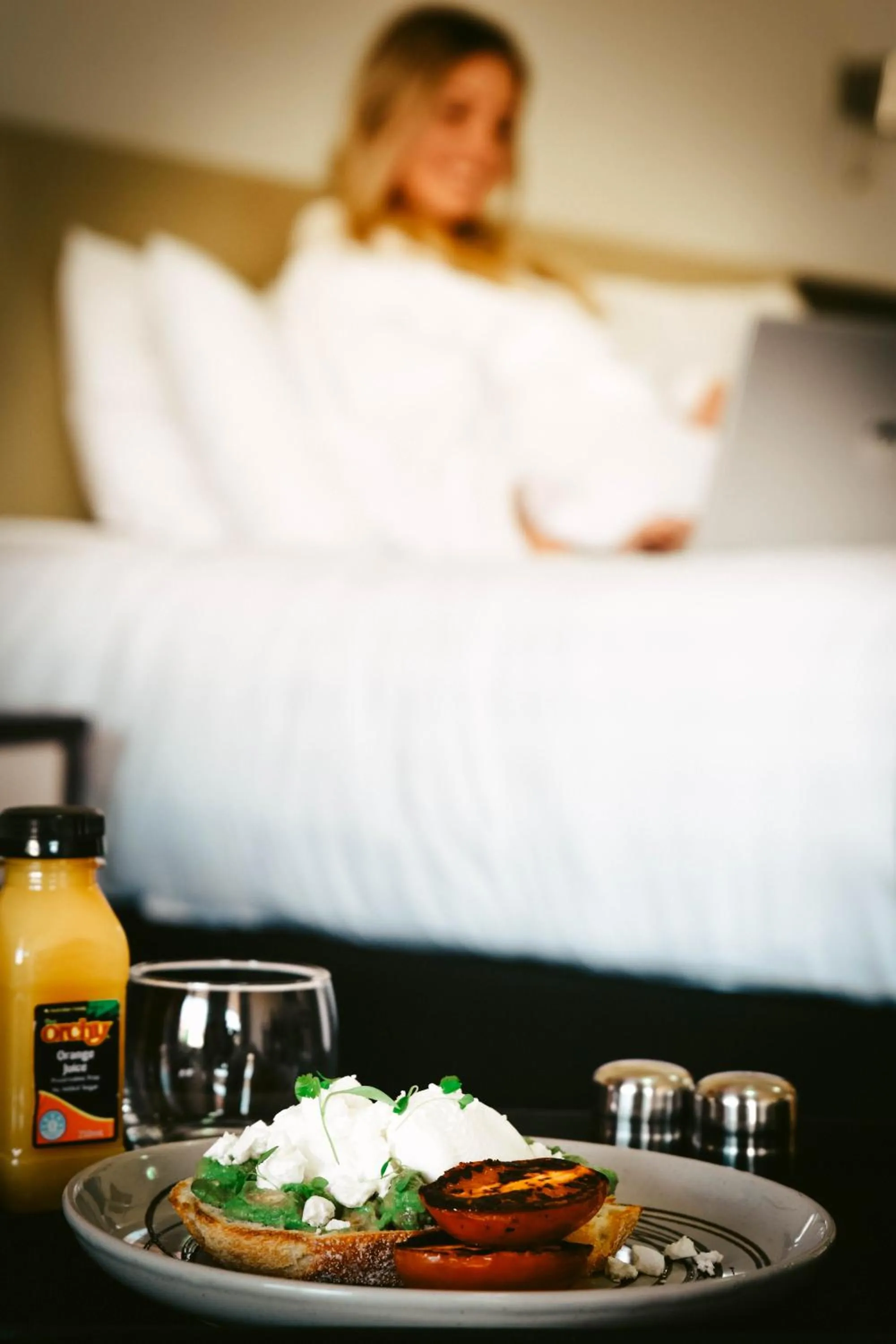 Breakfast, Bed in Charles Sturt Suites & Apartments