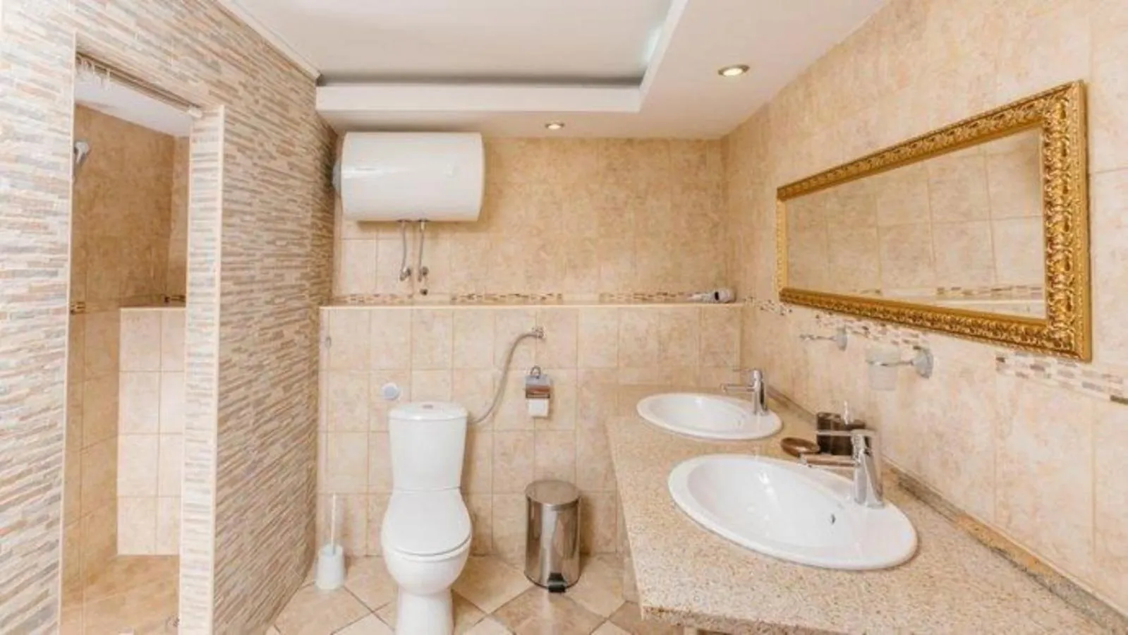 Bathroom in Monte Perla Residence