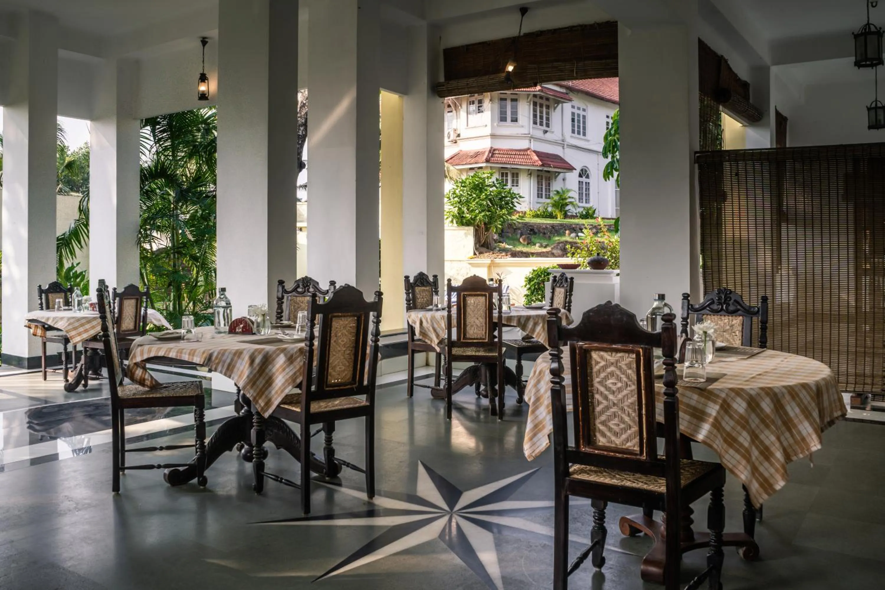 Restaurant/places to eat in Amritara The Poovath Beachfront Heritage, Fort Kochi