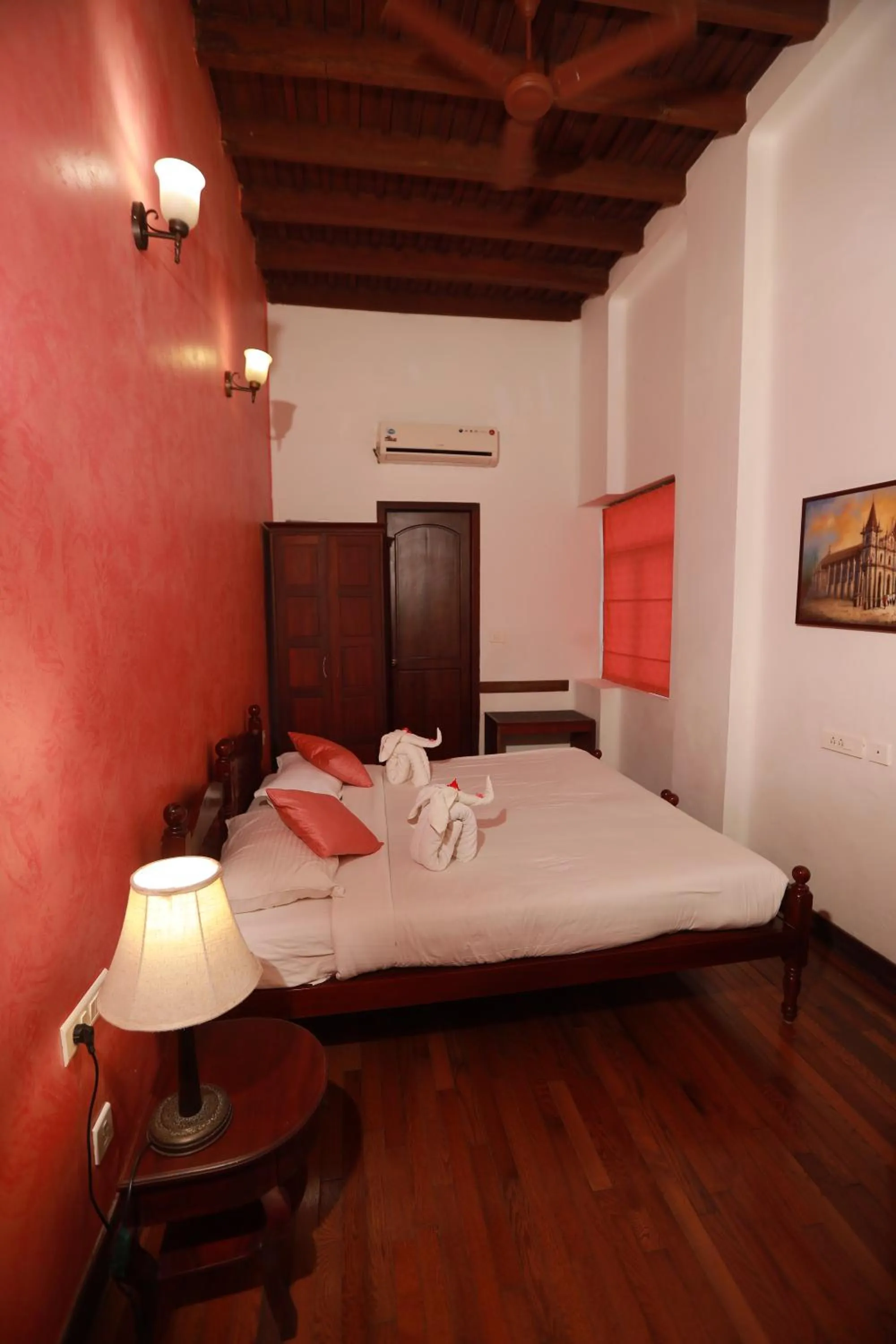 Bed in Amritara The Poovath Beachfront Heritage, Fort Kochi