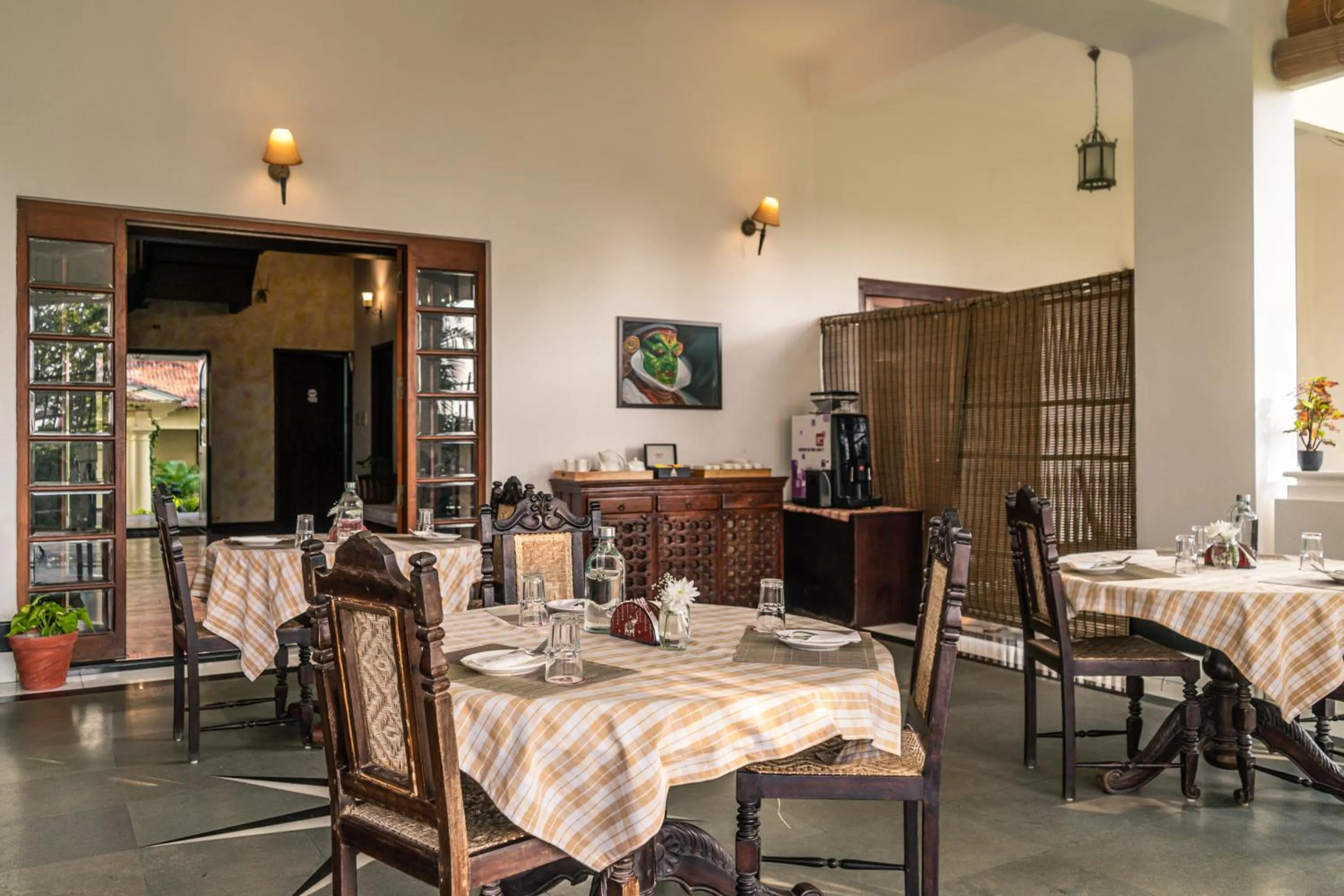 Restaurant/places to eat in Amritara The Poovath Beachfront Heritage, Fort Kochi