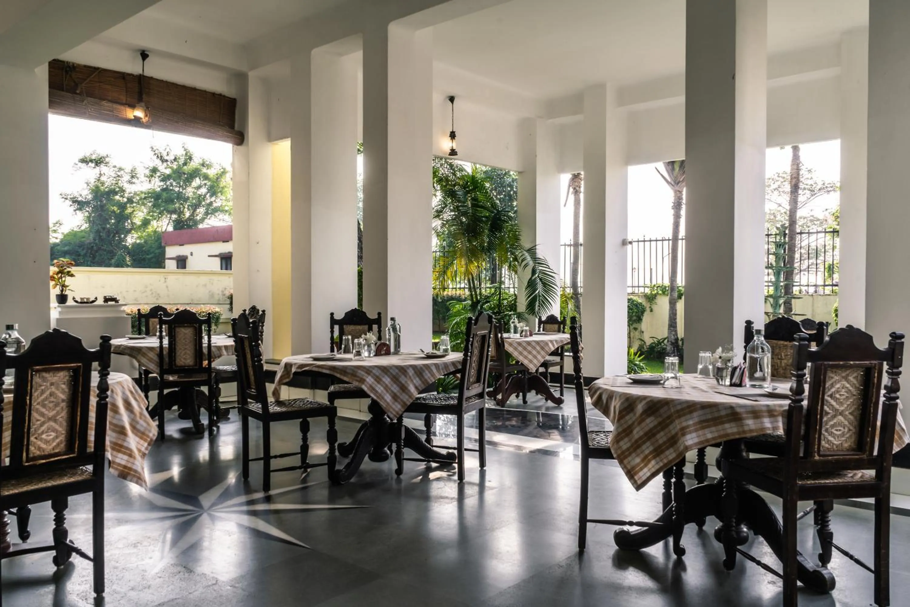 Restaurant/places to eat in Amritara The Poovath Beachfront Heritage, Fort Kochi