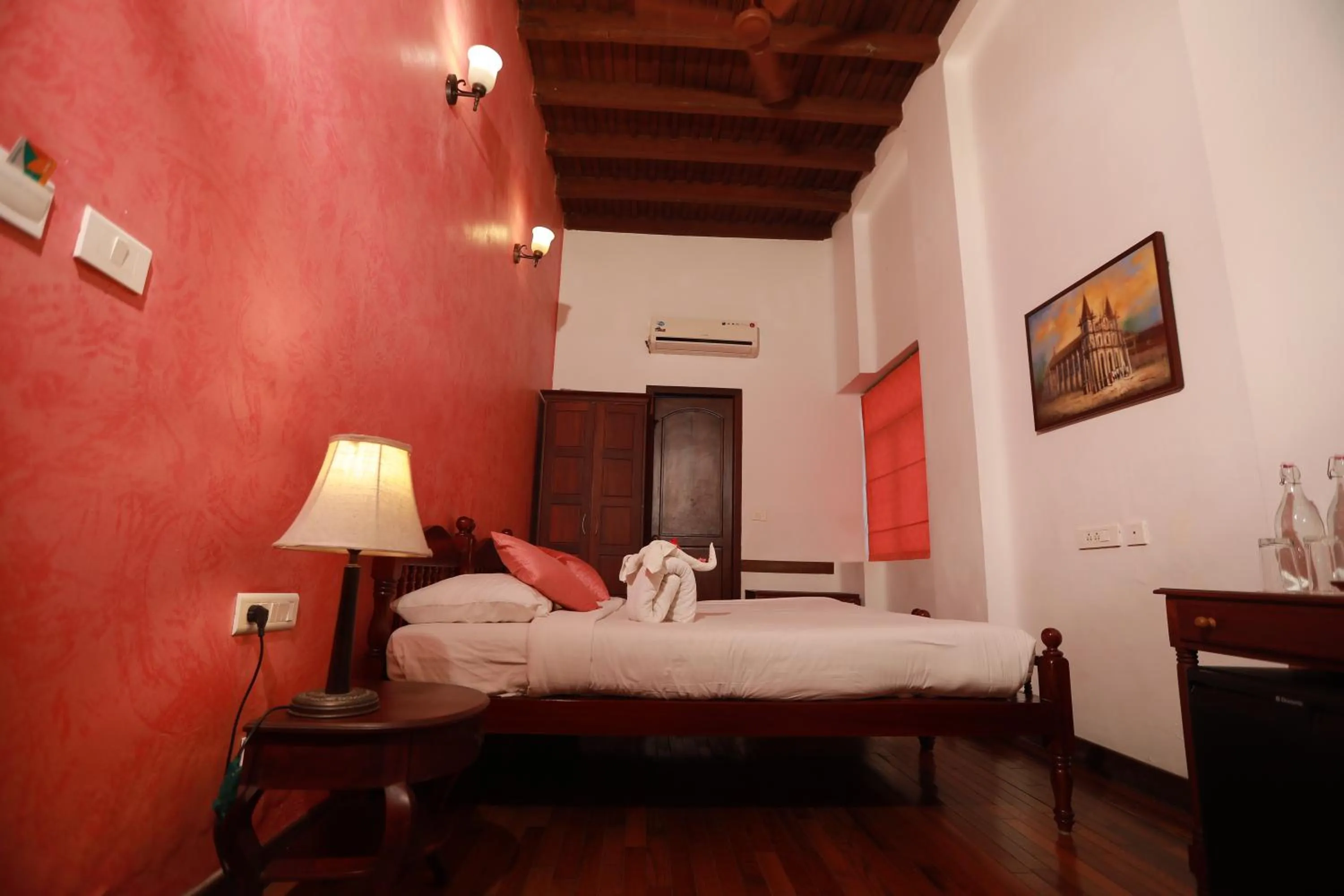 Bed in Amritara The Poovath Beachfront Heritage, Fort Kochi
