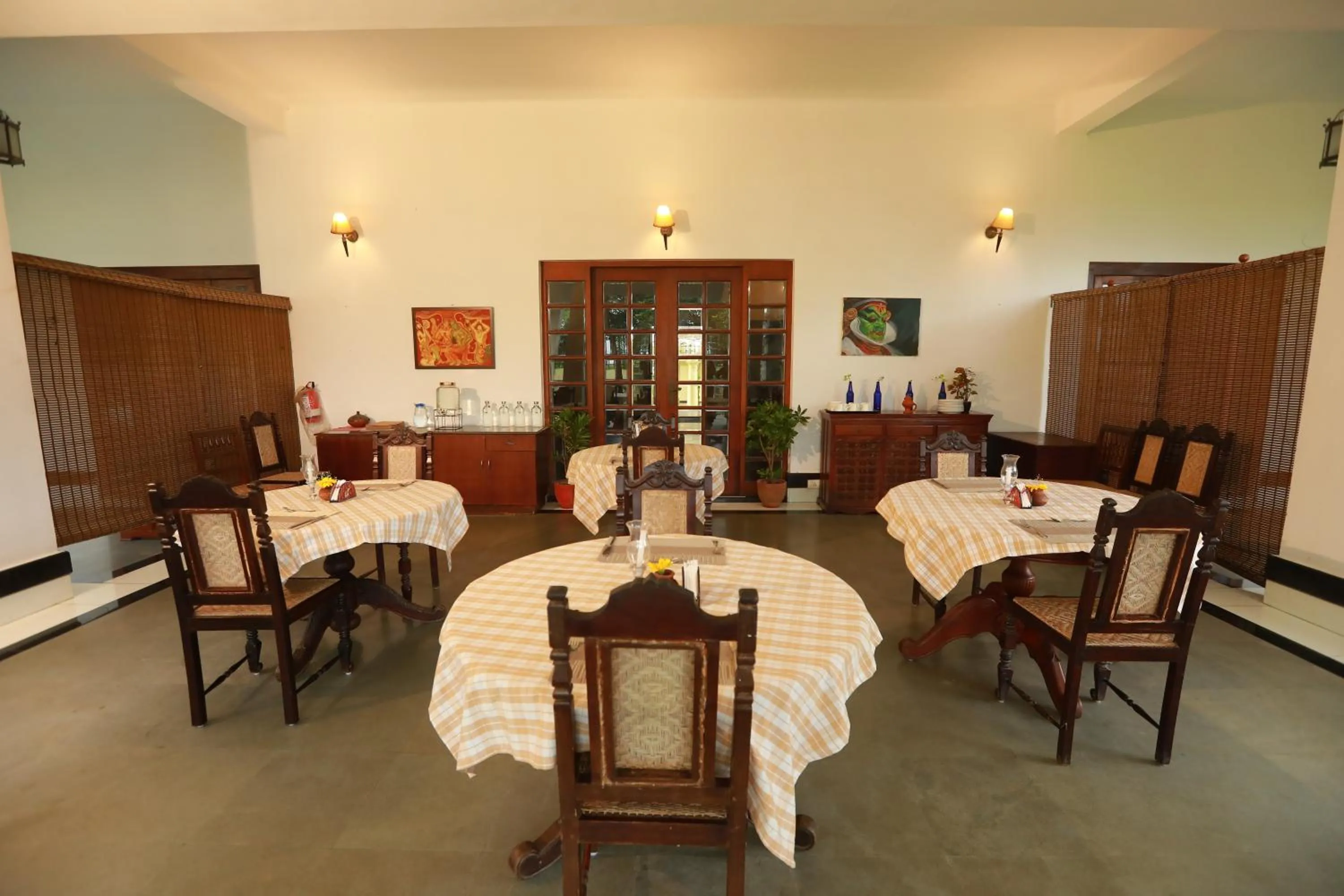 Restaurant/places to eat in Amritara The Poovath Beachfront Heritage, Fort Kochi