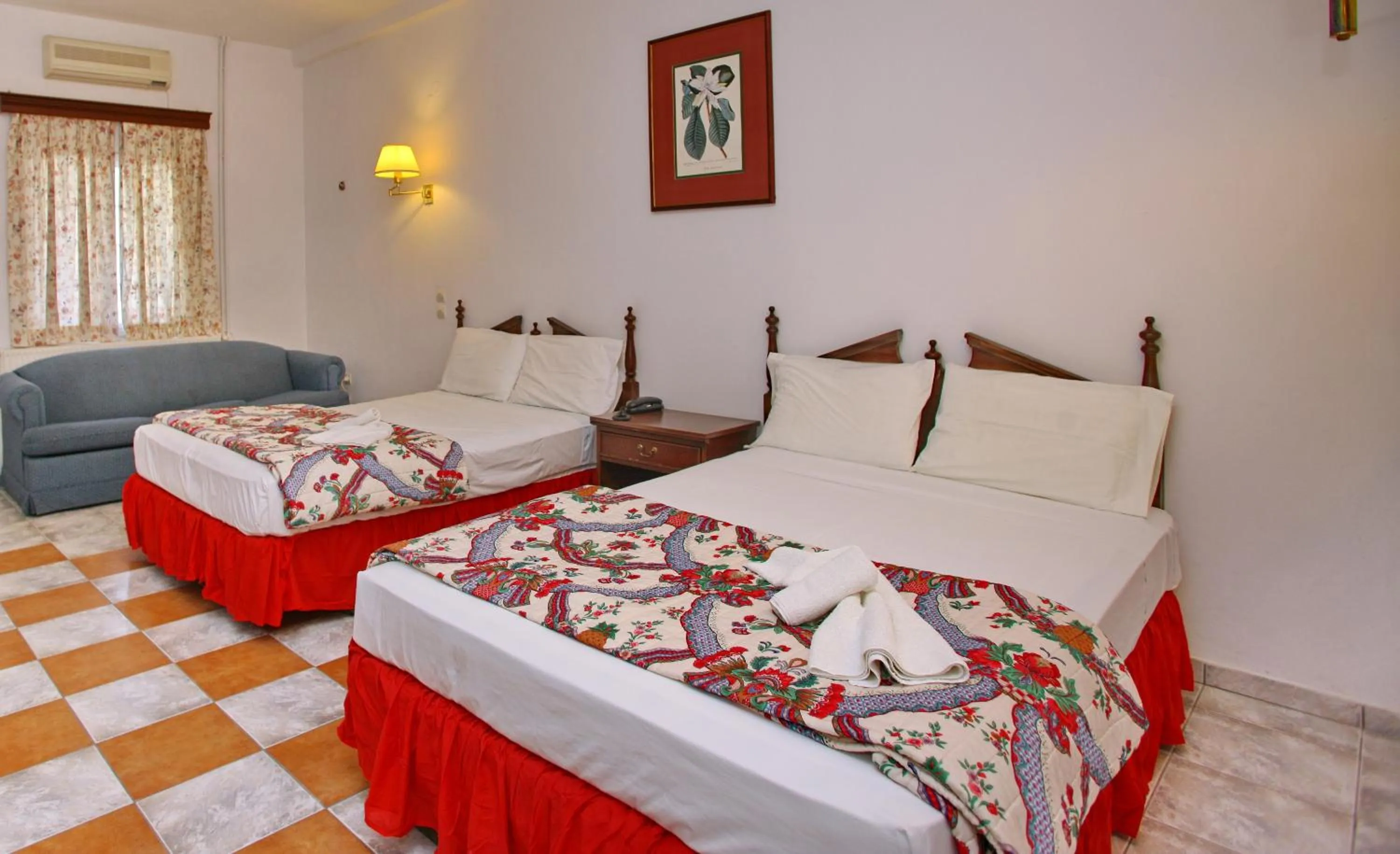 Photo of the whole room, Bed in Dolphin Hotel