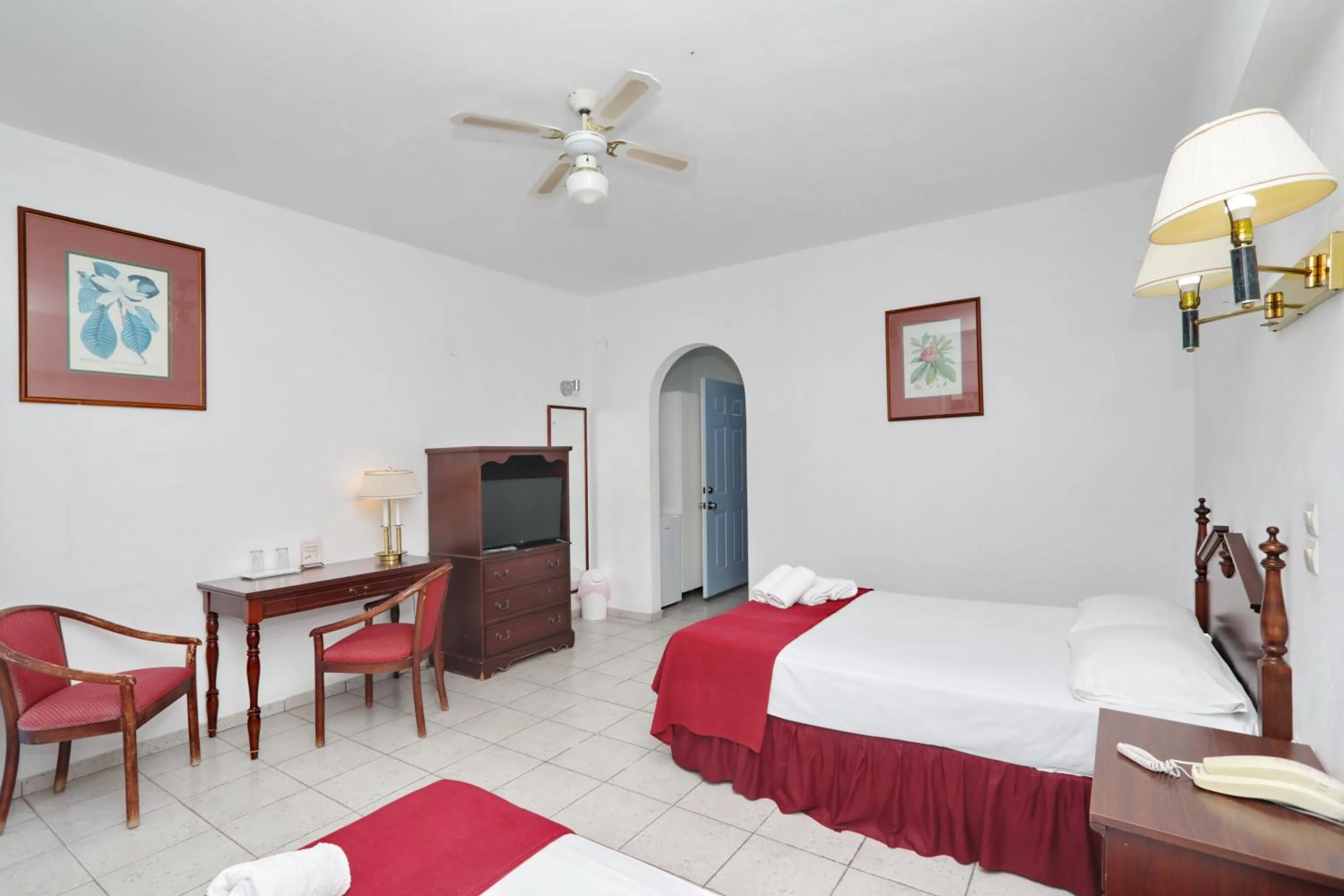 Photo of the whole room, Bed in Dolphin Hotel