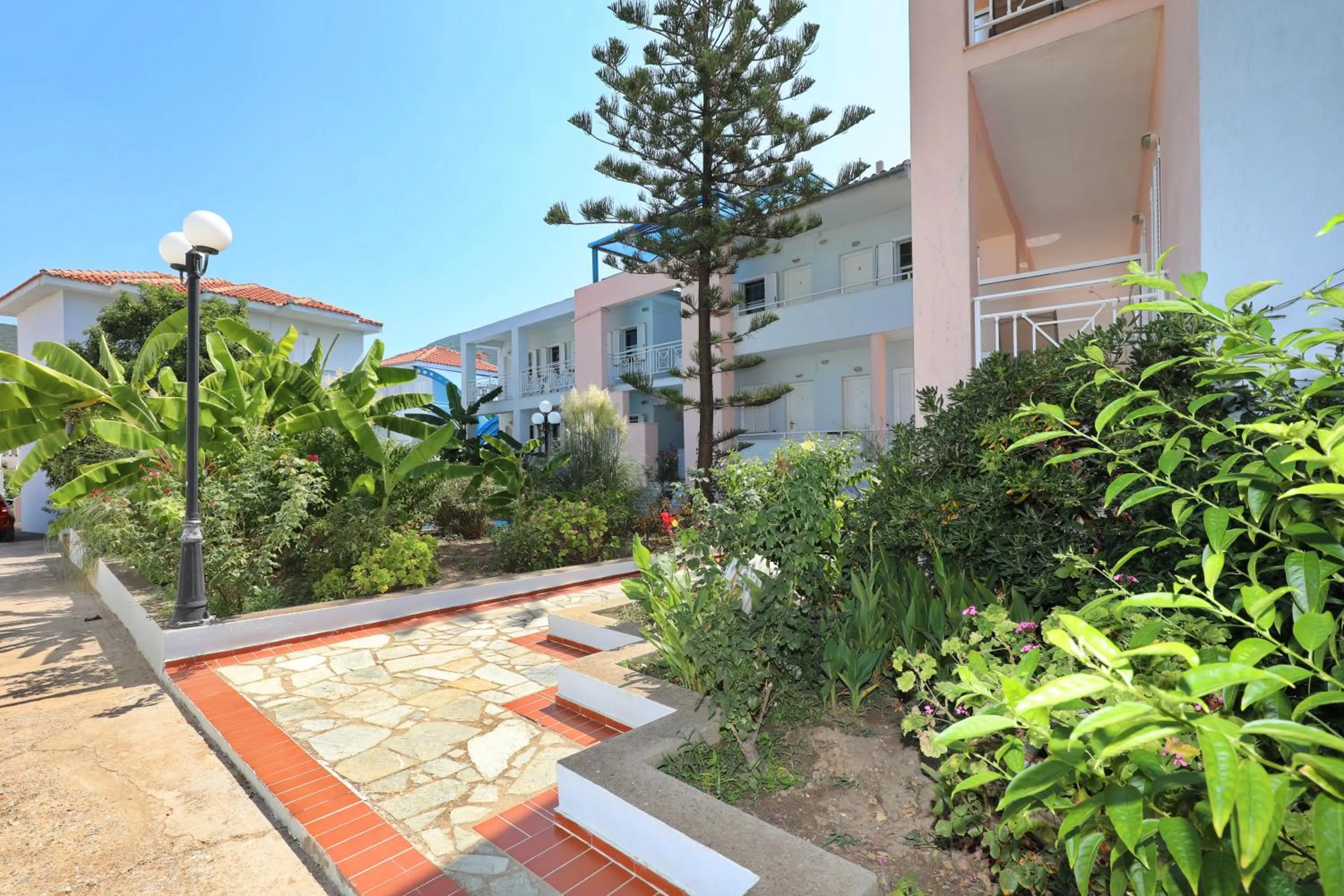 Garden in Dolphin Hotel