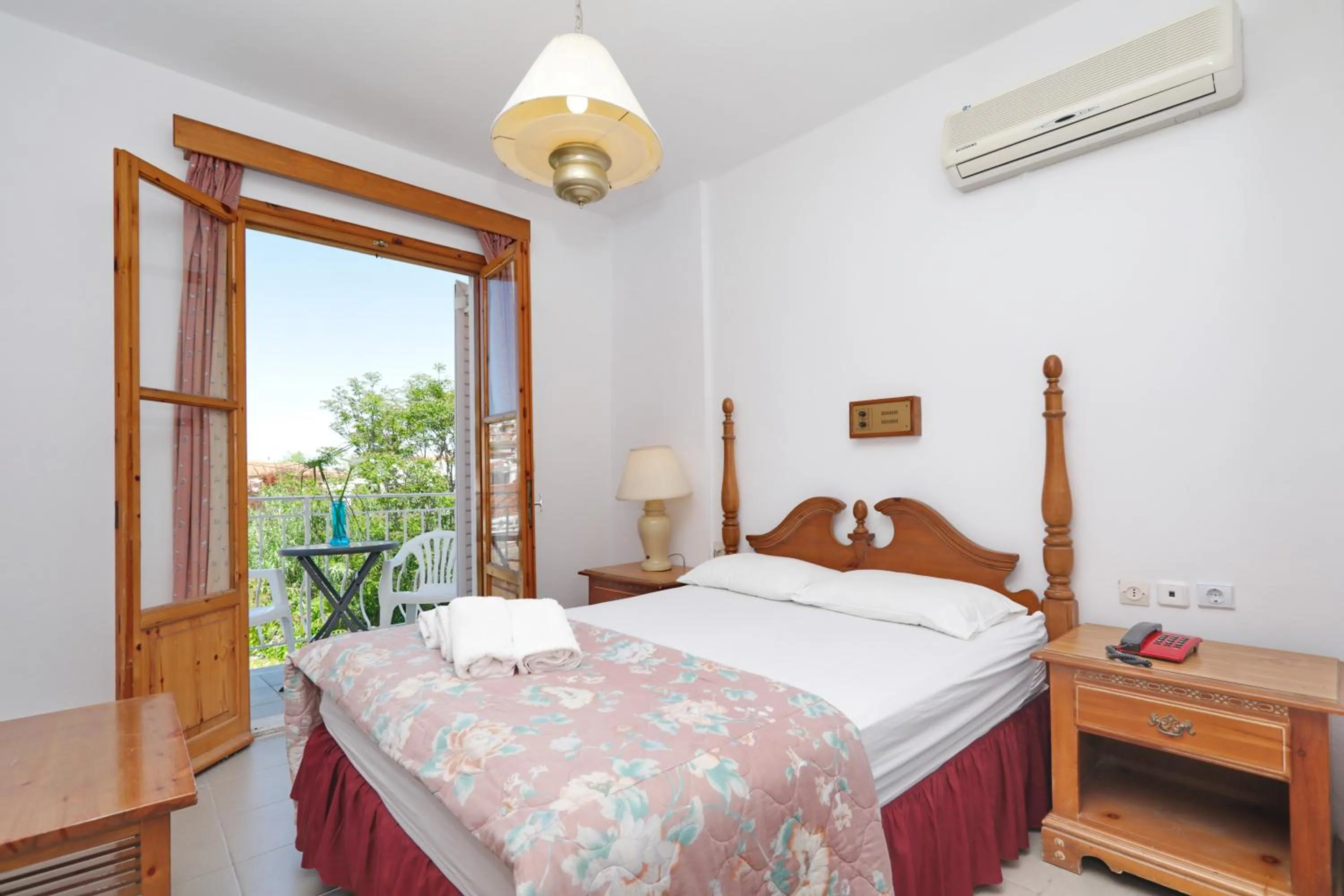 Bed in Dolphin Hotel