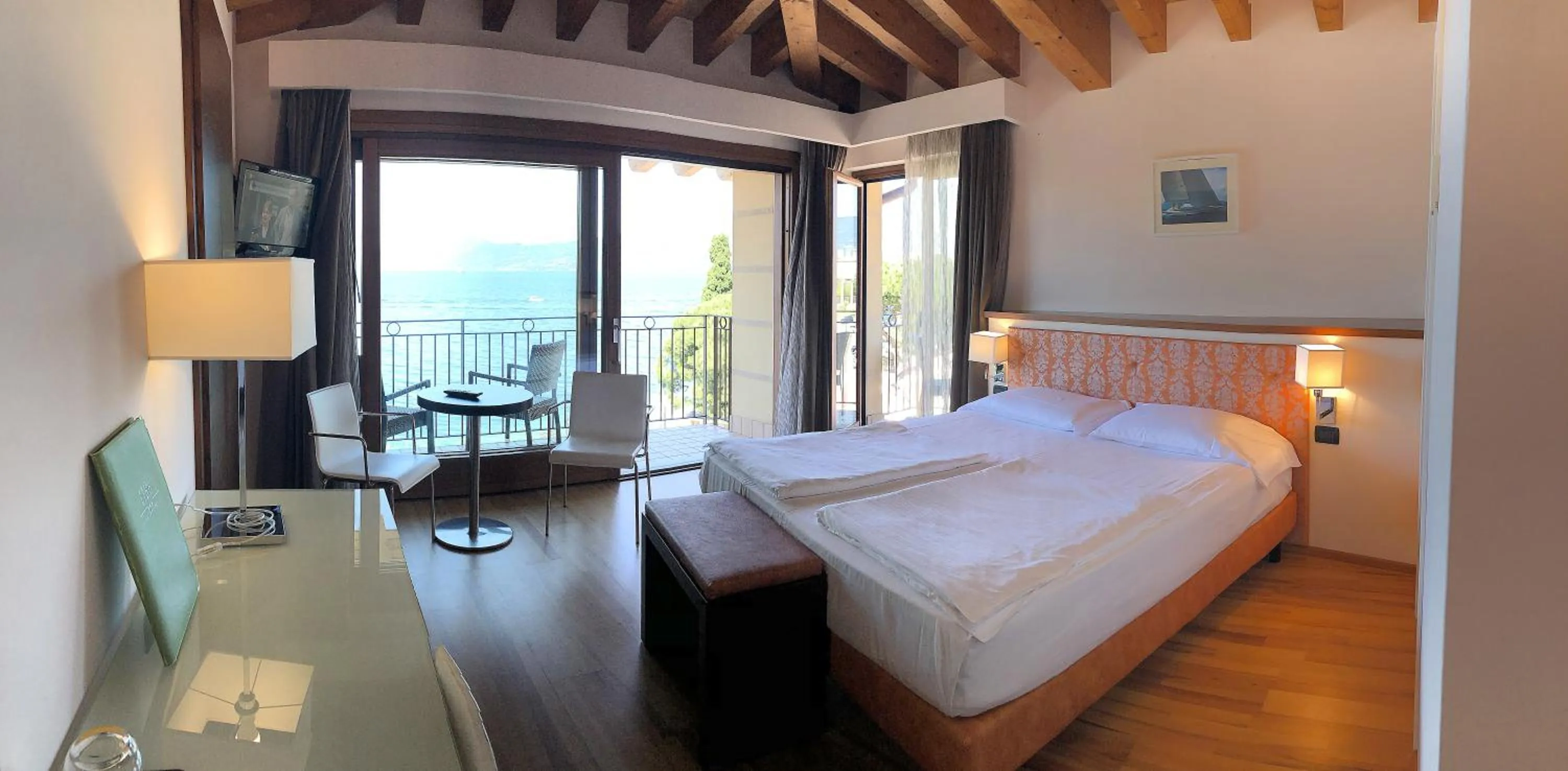 Photo of the whole room, Bed in Hotel Lido