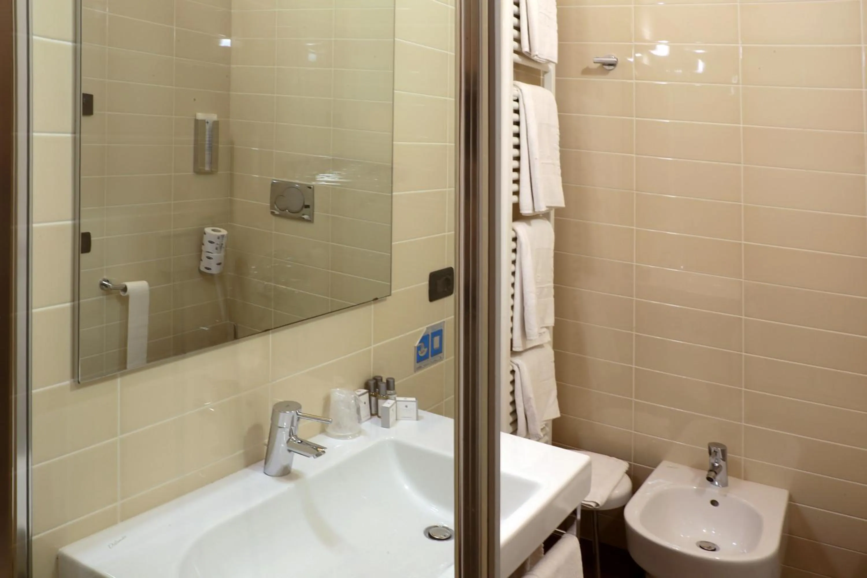 Bathroom in Hotel Lido