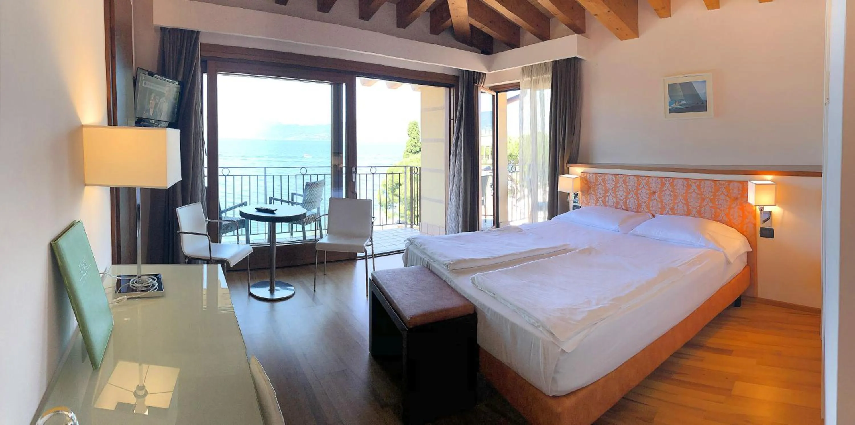 Photo of the whole room, Bed in Hotel Lido