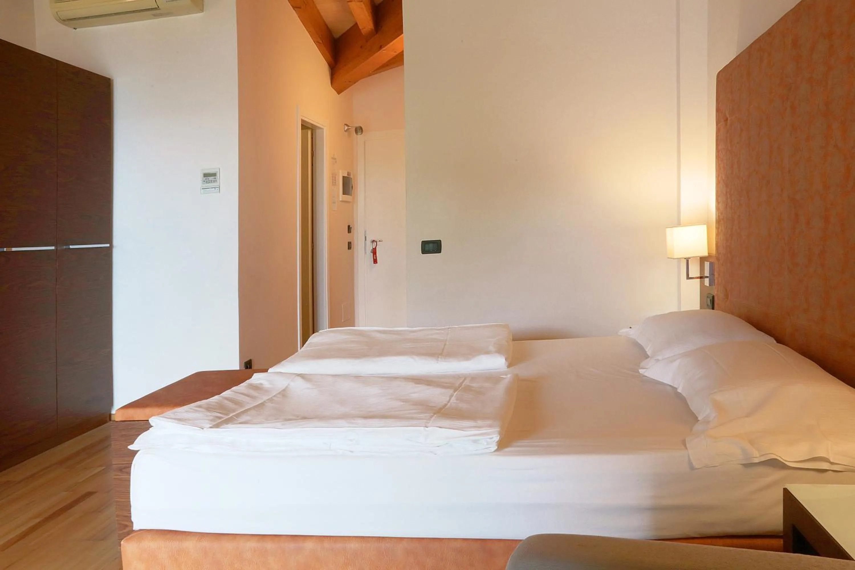 Photo of the whole room, Bed in Hotel Lido