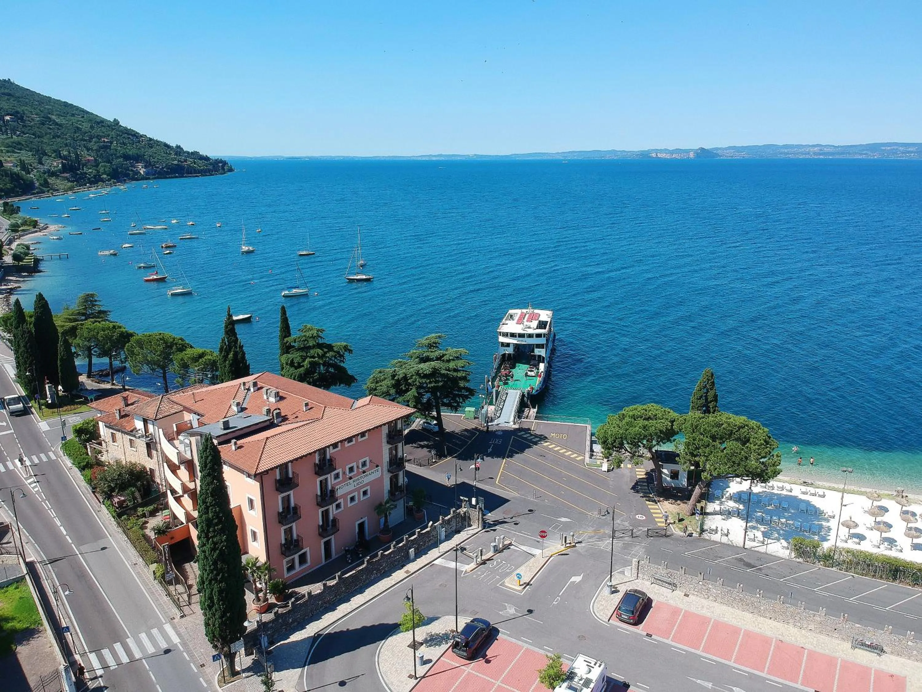 Facade/entrance in Hotel Lido