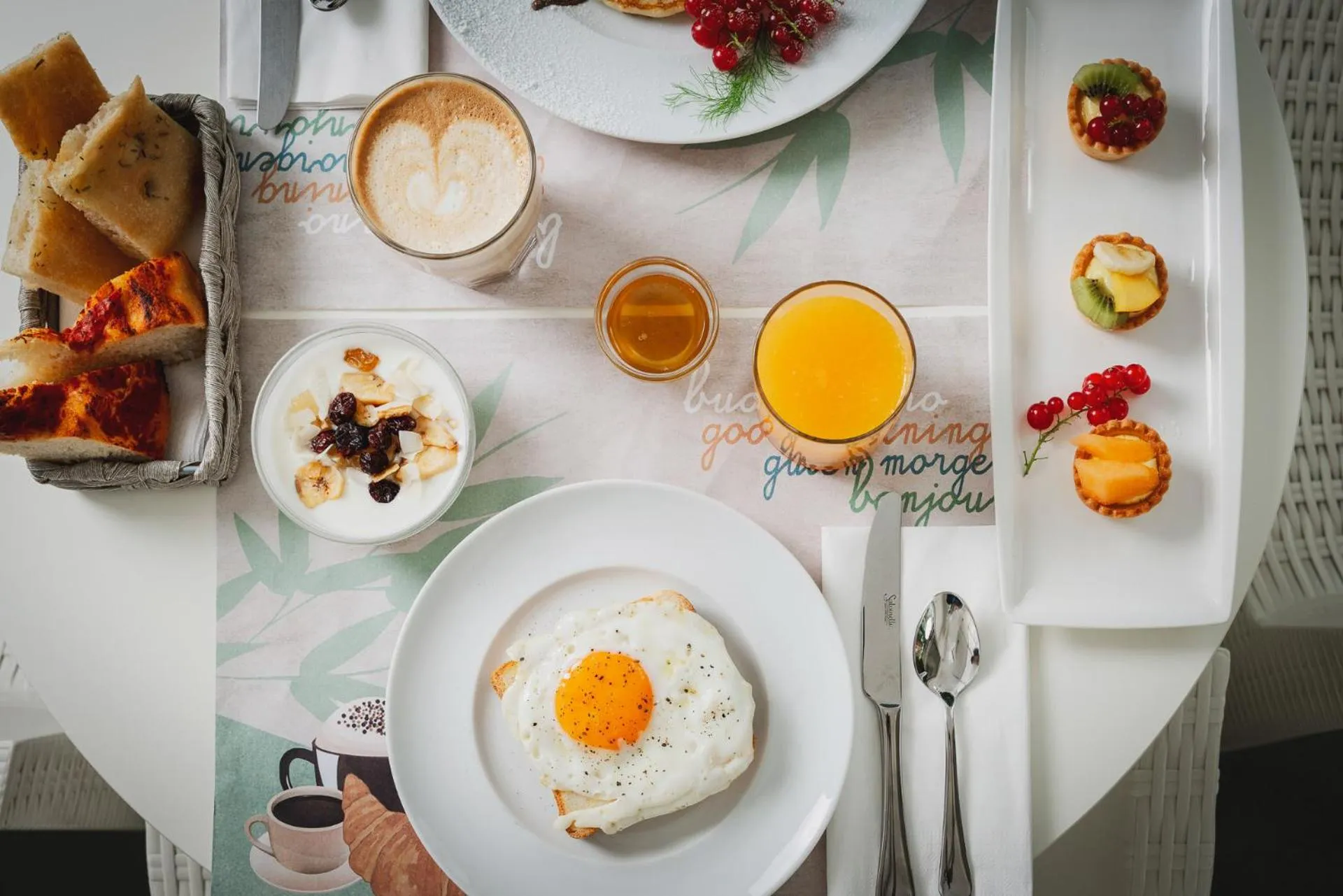 Restaurant/places to eat in Hotel delle Nazioni