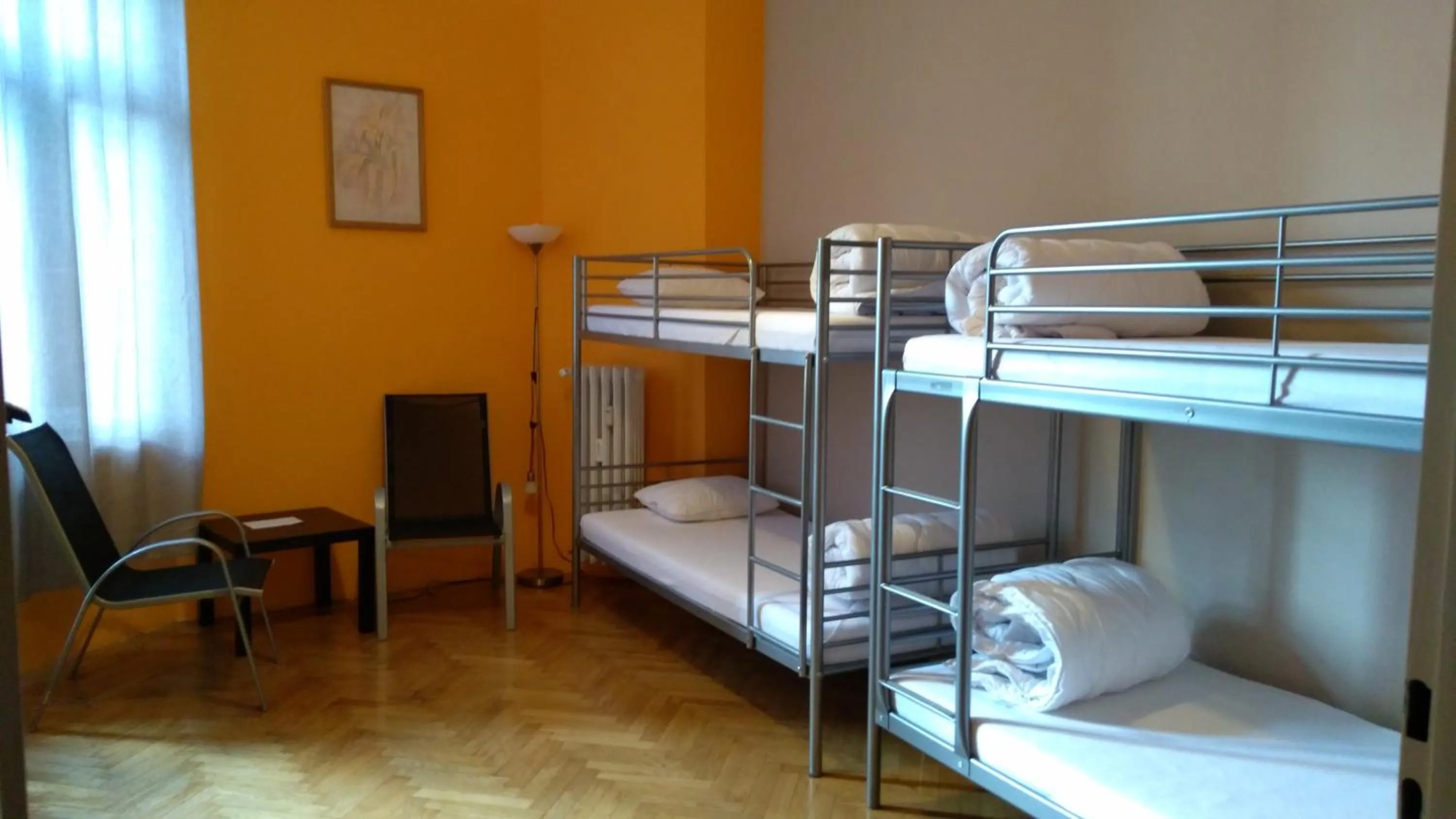 Photo of the whole room, Bed in Bubble Hostel