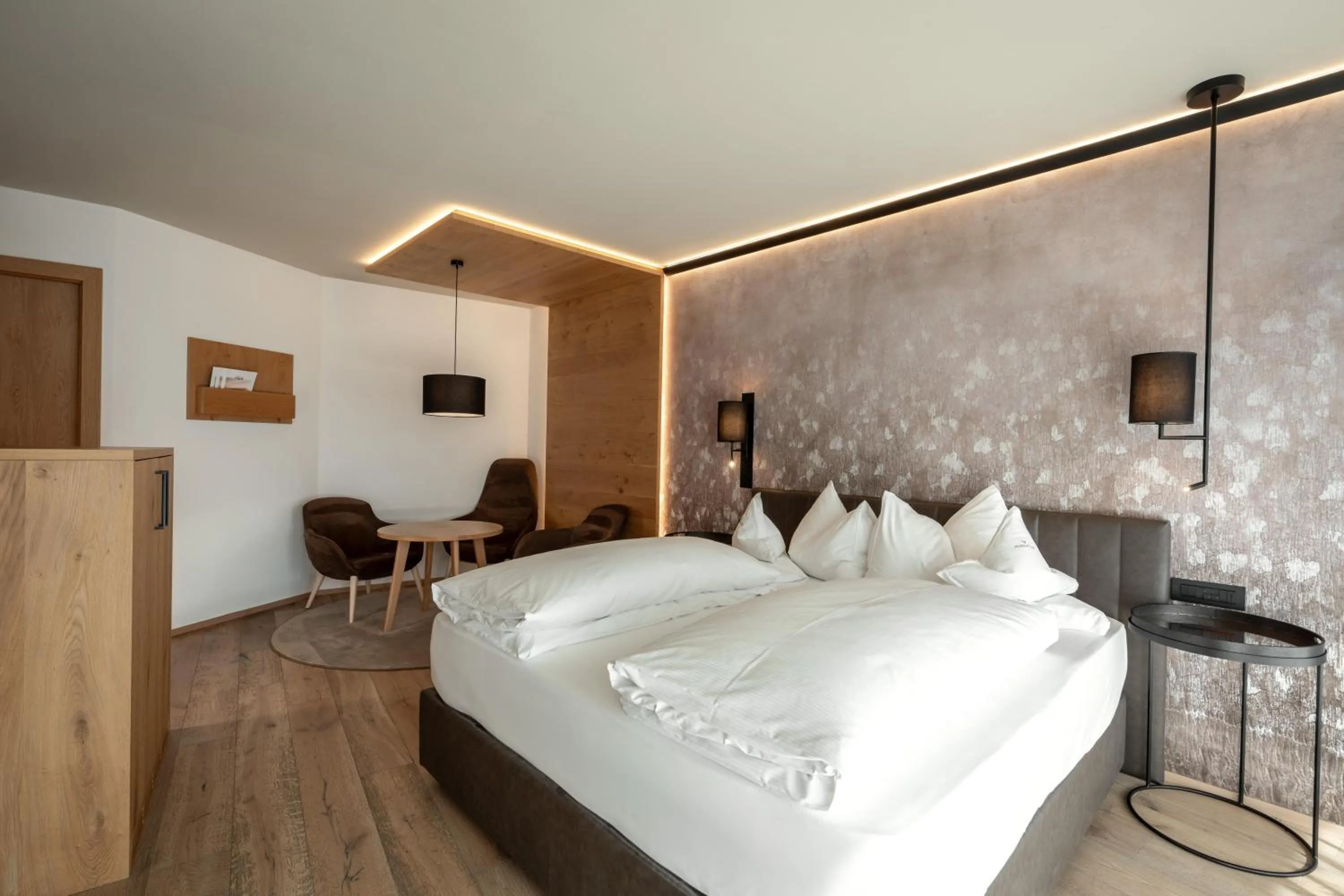 Photo of the whole room, Bed in Hotel Hubertus