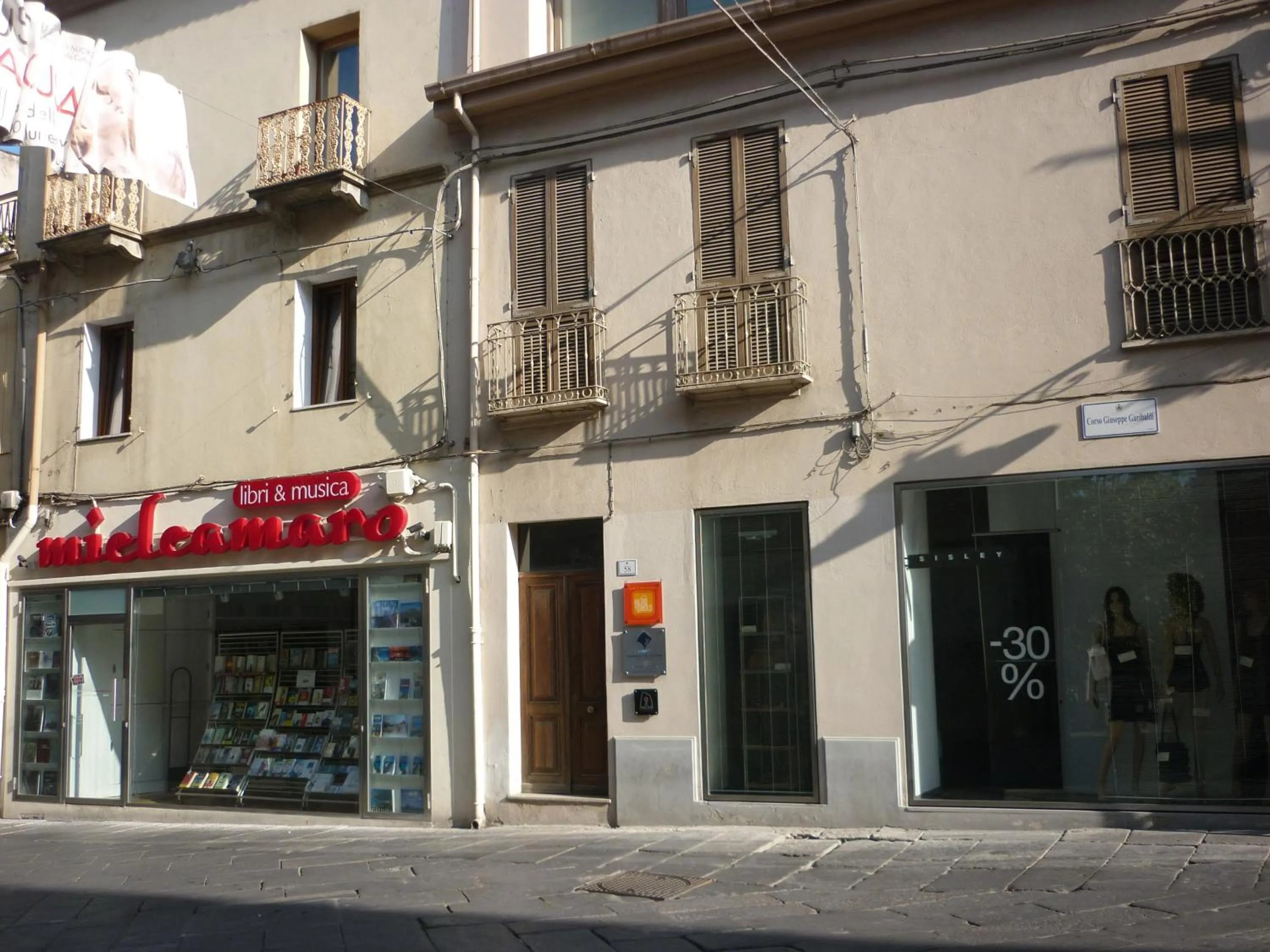 Facade/entrance in Domo Silvia E Paolo