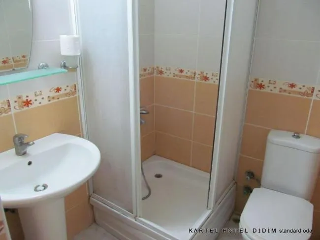 Bathroom in Kartel Hotel