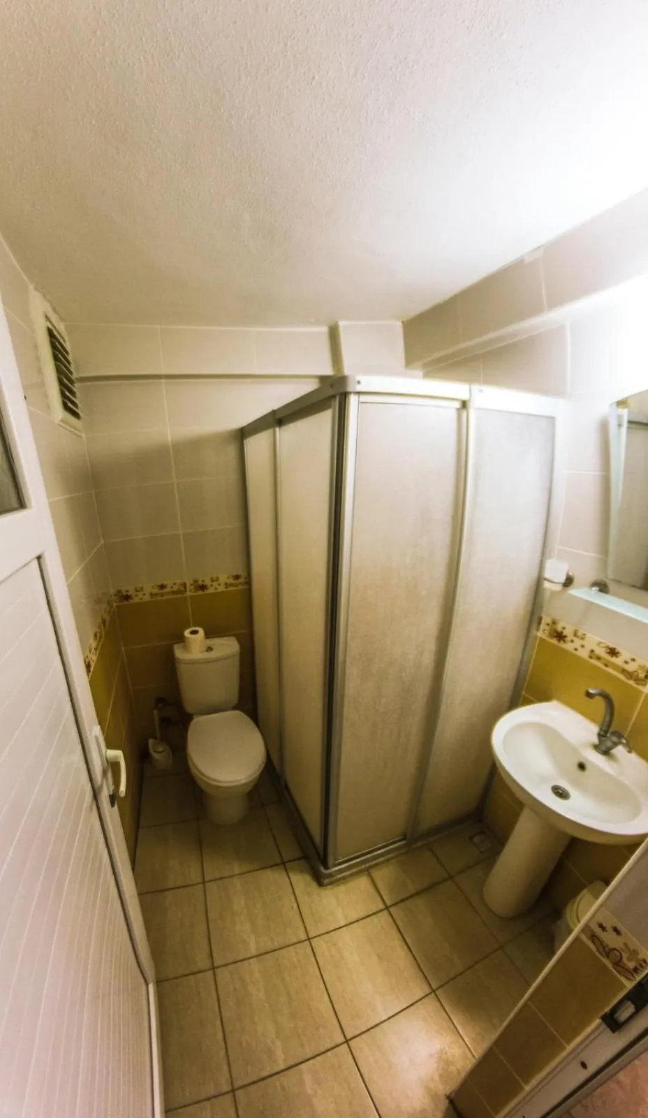 Bathroom in Kartel Hotel