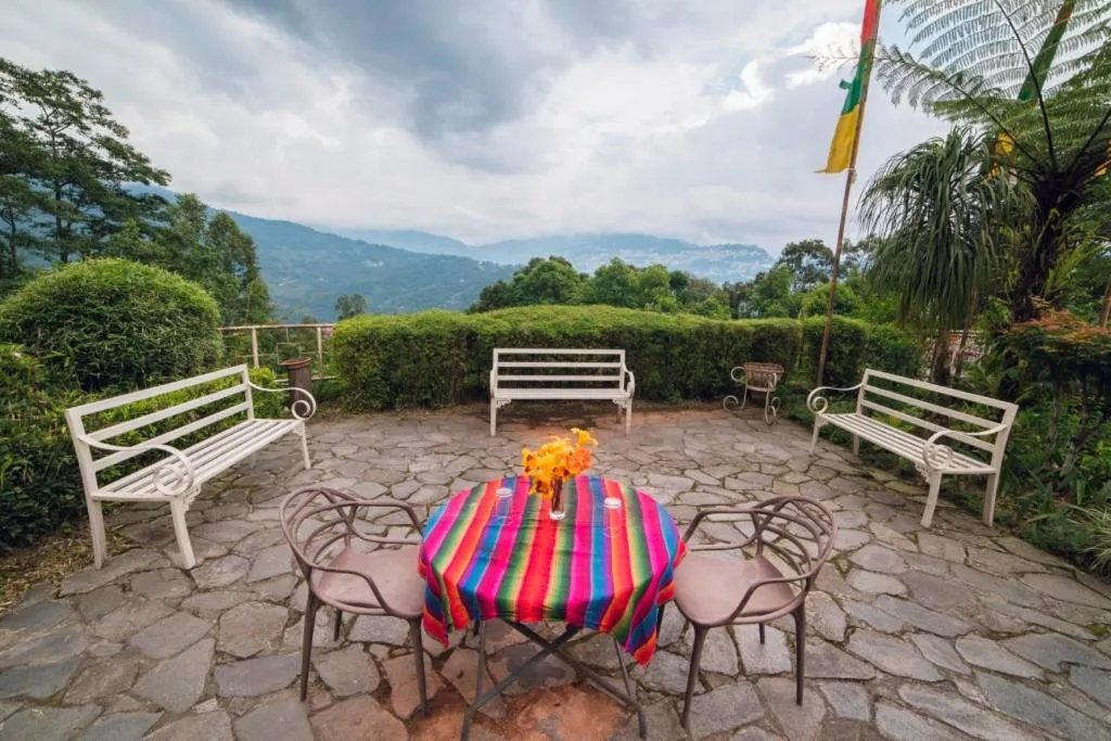 Restaurant/places to eat in Bamboo Retreat