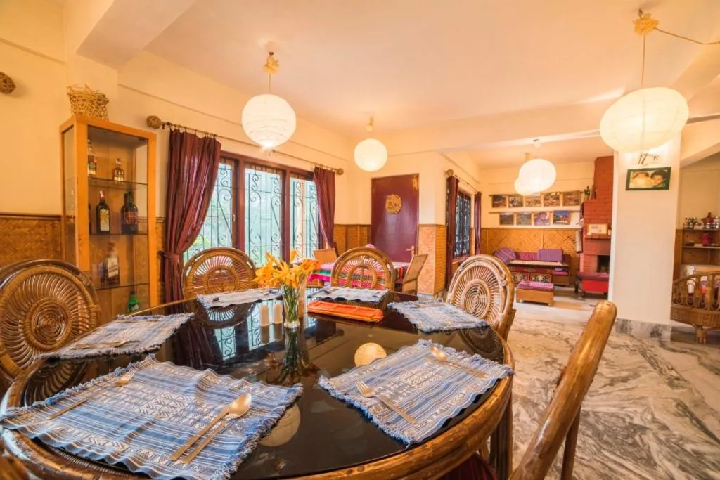 Restaurant/places to eat in Bamboo Retreat