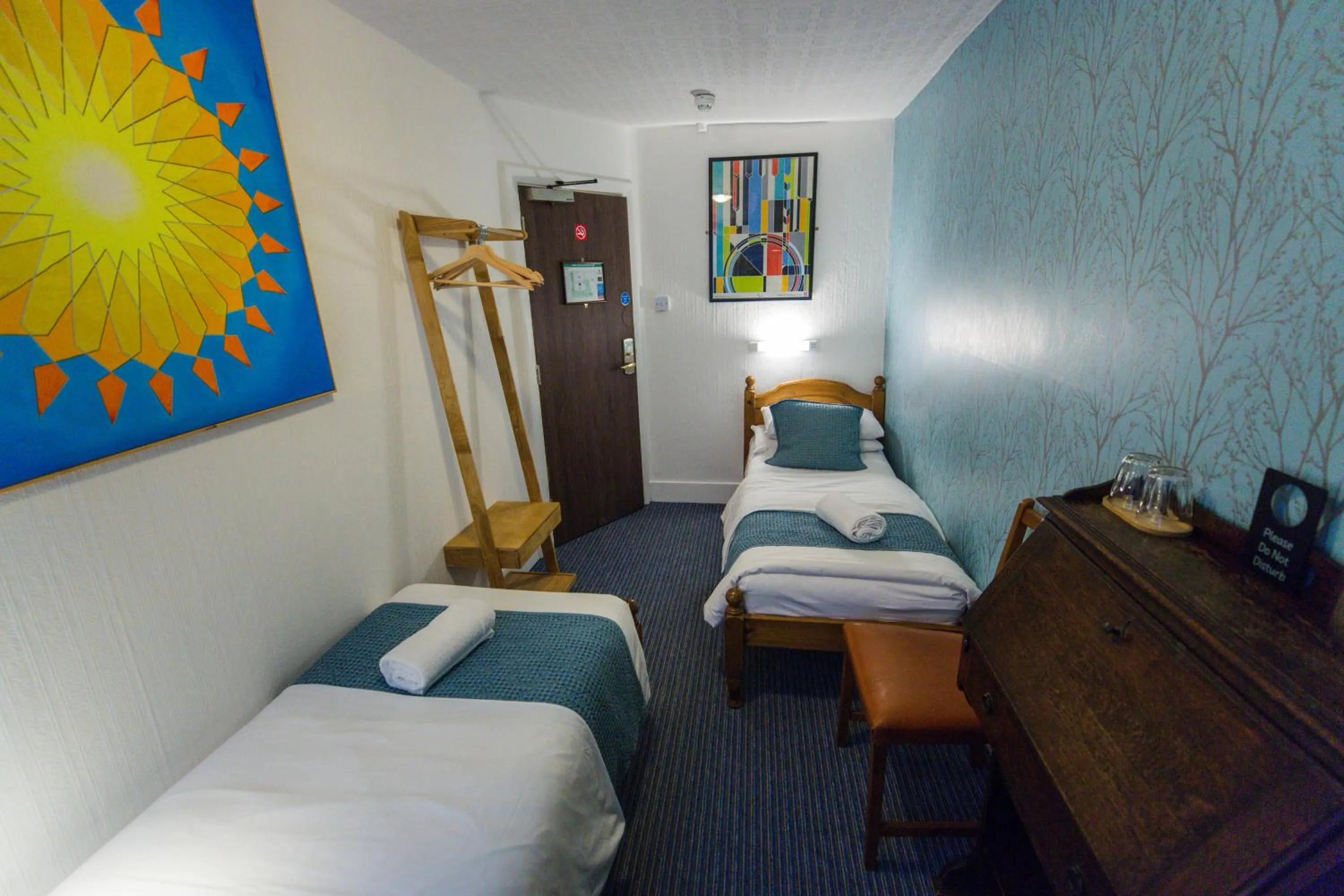 Bedroom, Bed in St Athans Hotel