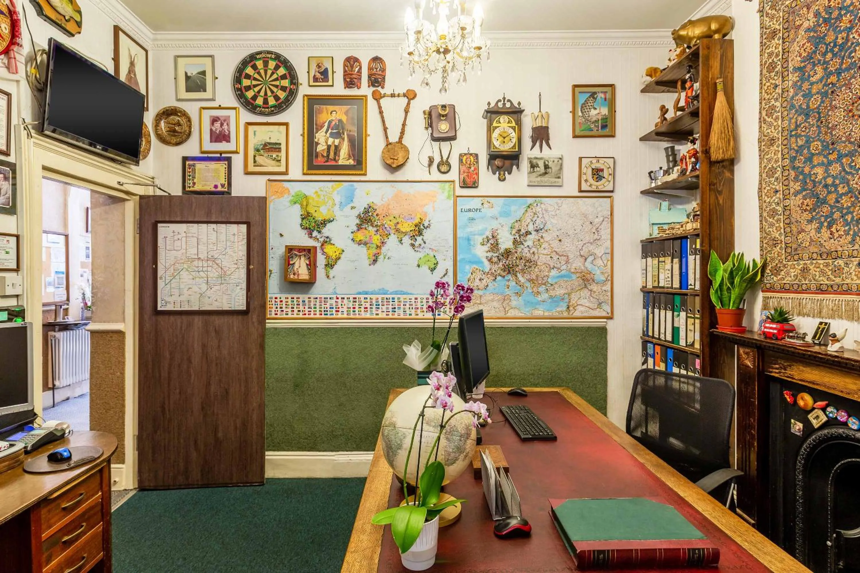 Lobby or reception in St Athans Hotel