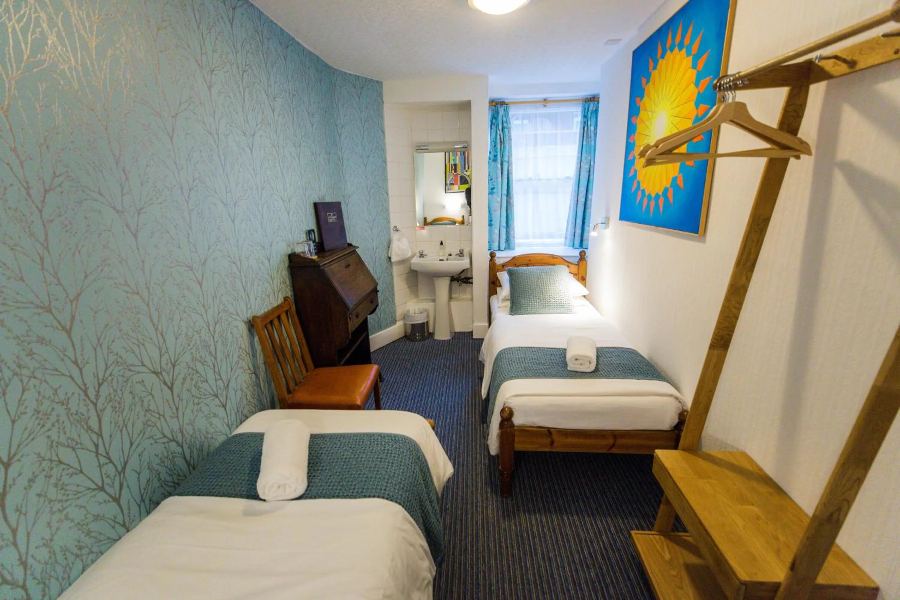 Bedroom, Bed in St Athans Hotel