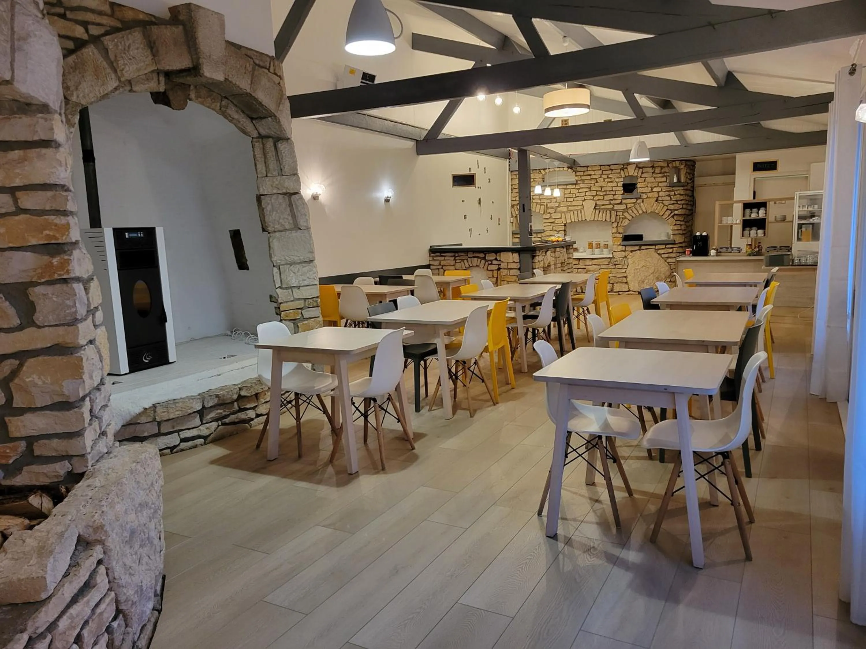 Buffet breakfast in Hôtel Le Sainte Florence