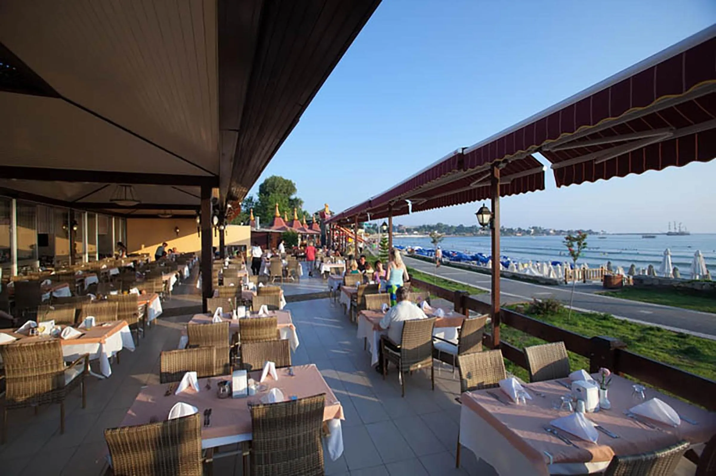 Restaurant/places to eat in Ozlem Garden Hotel