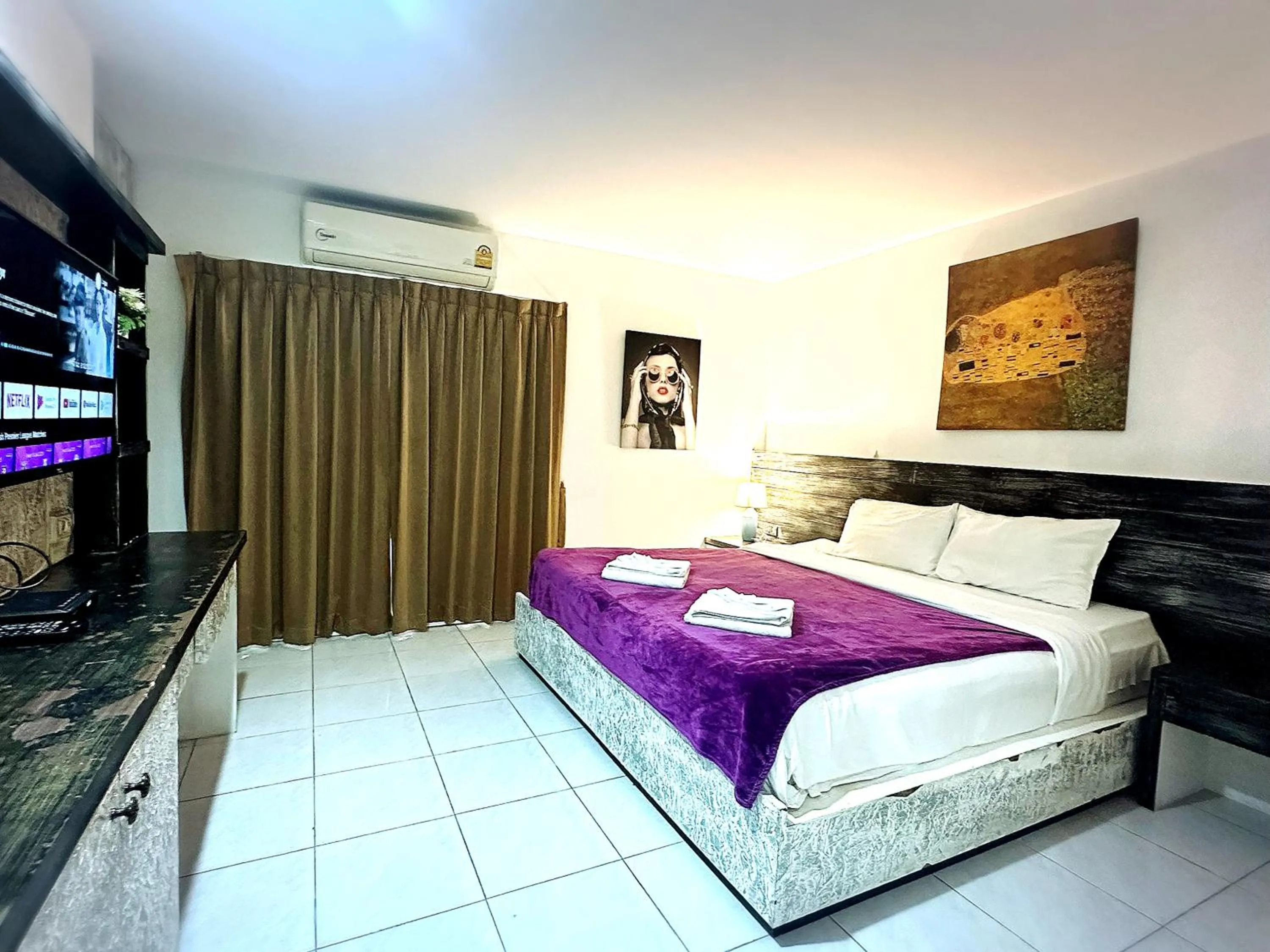 Bed in The Shades Hotel 50 meter Beach Front