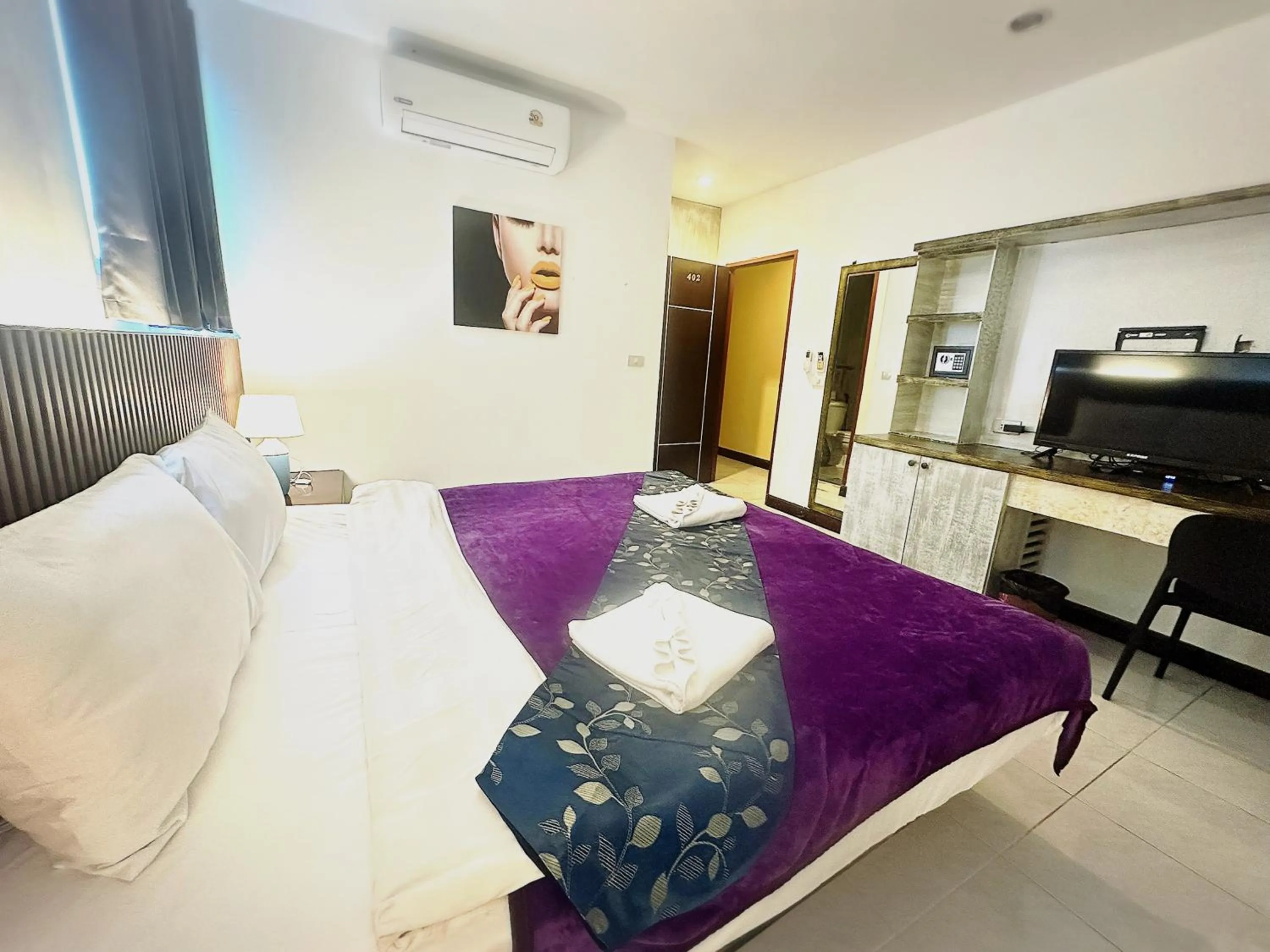 Bed in The Shades Hotel 50 meter Beach Front