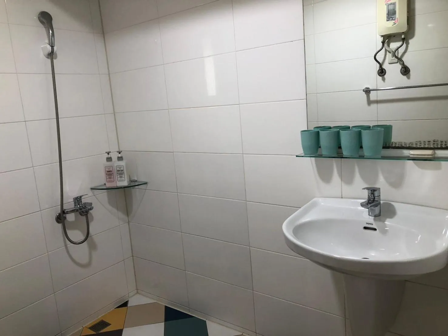 Bathroom in Music City Inn